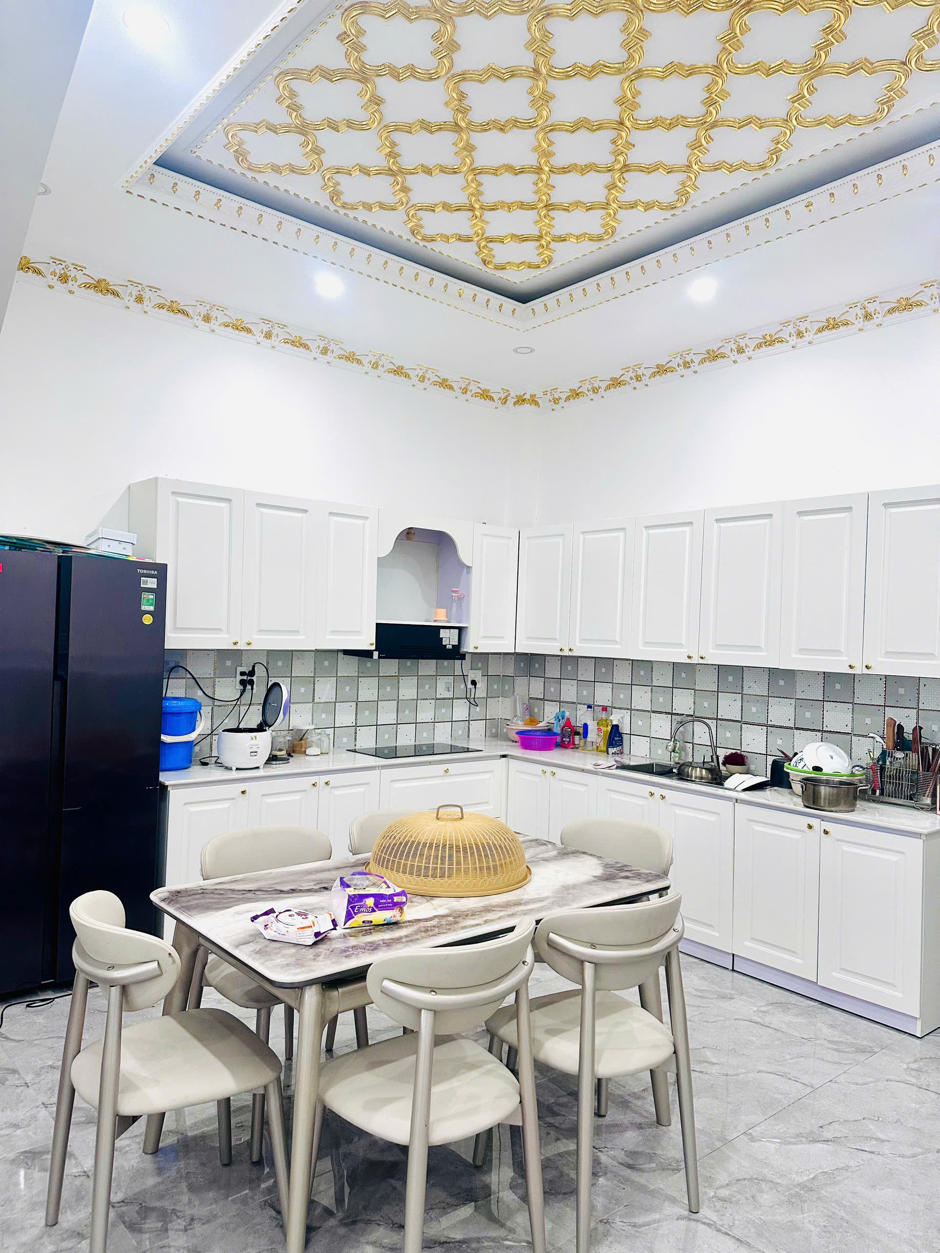 BÁN NHÀ 1 TRỆT 2 LẦU – FULL NỘI THẤT CAO CẤP – KDC NAM LONG 1