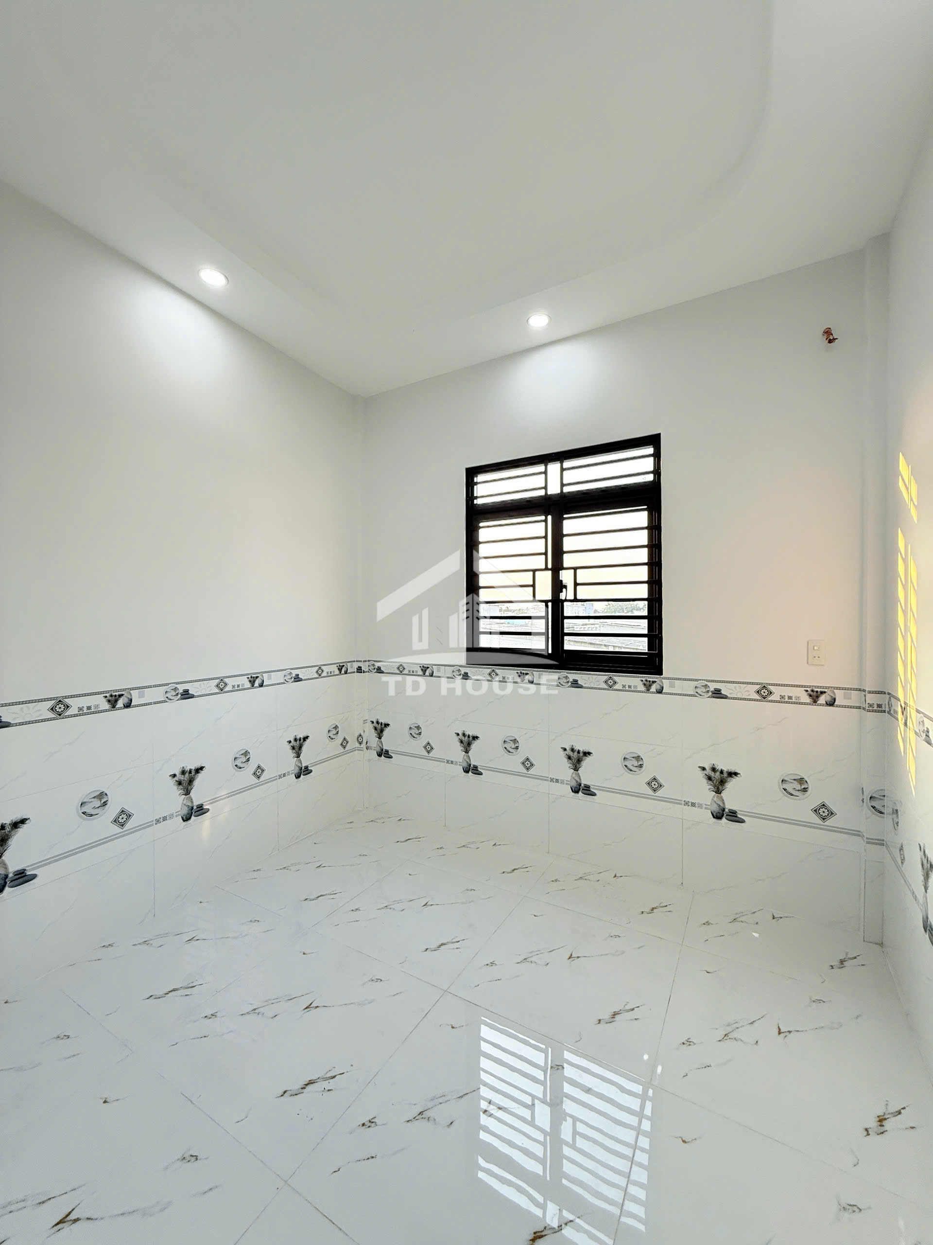 Nhà 3 phòng ngủ - Gần đh Tây Đô