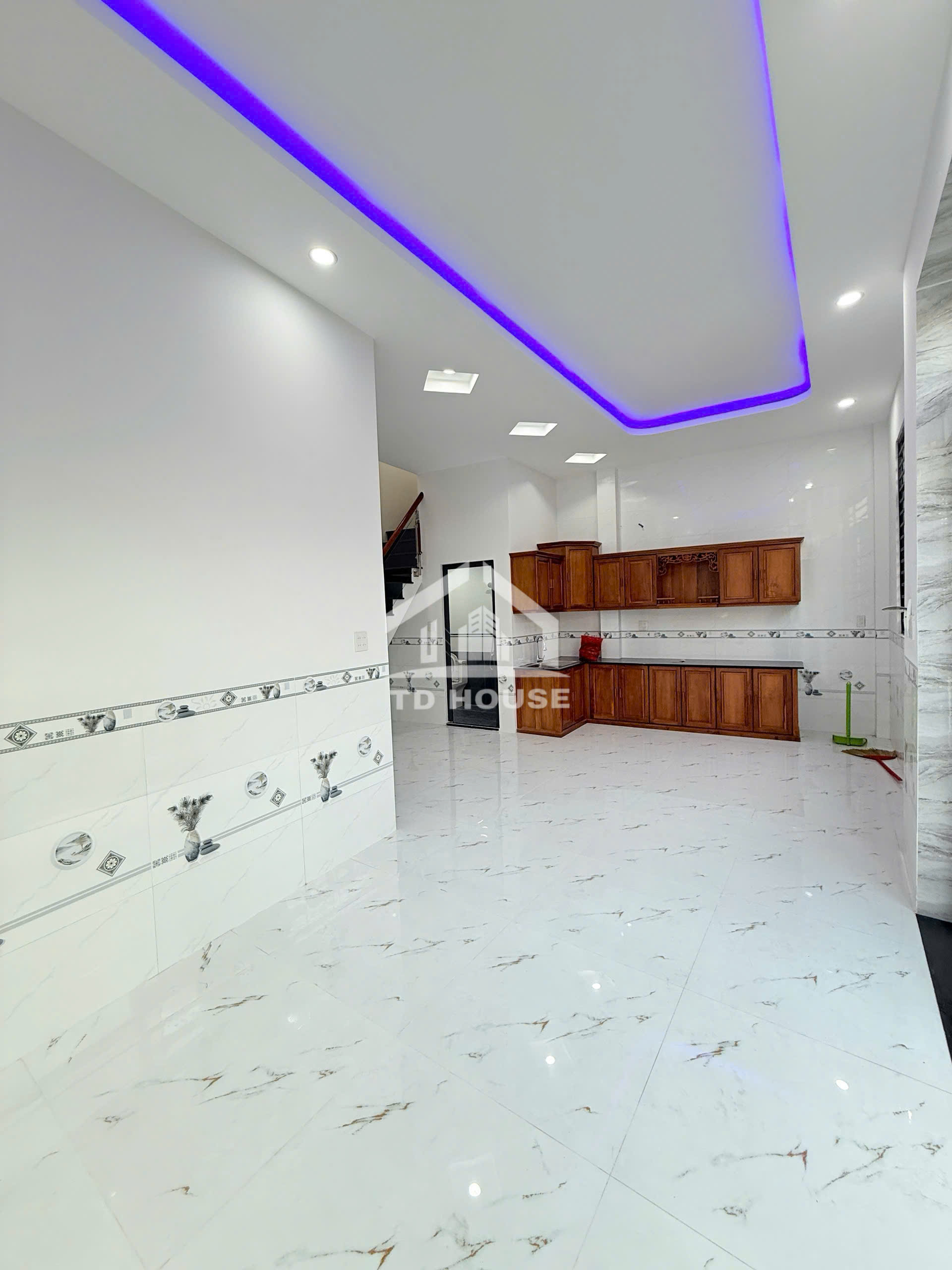 Nhà 3 phòng ngủ - Gần đh Tây Đô