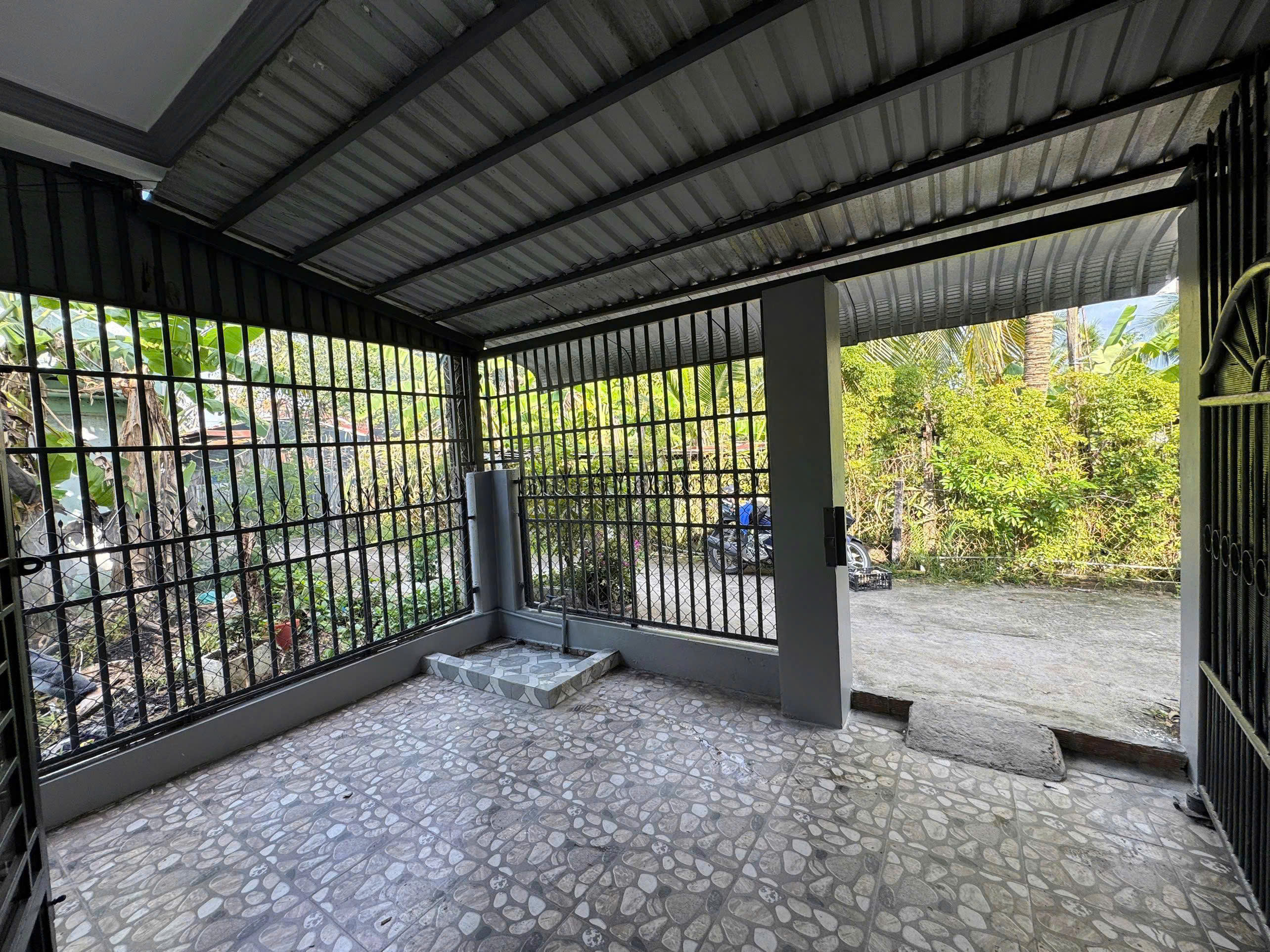 Cho thuê nhà lầu 3 phòng ngủ hẻm Phạm Ngọc Hưng – Võ Văn Kiệt, giá 4 triệu/tháng