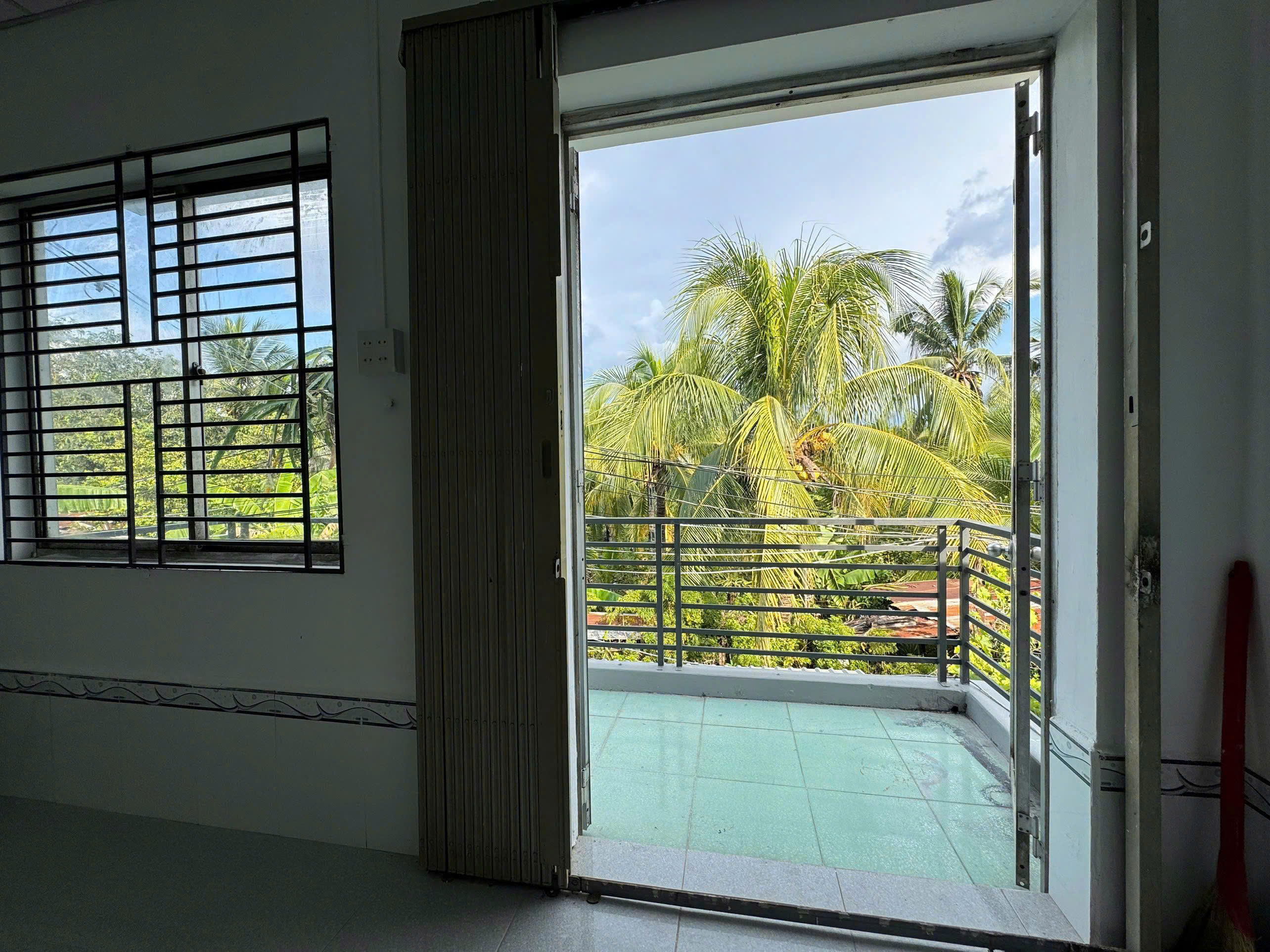 Cho thuê nhà lầu 3 phòng ngủ hẻm Phạm Ngọc Hưng – Võ Văn Kiệt, giá 4 triệu/tháng