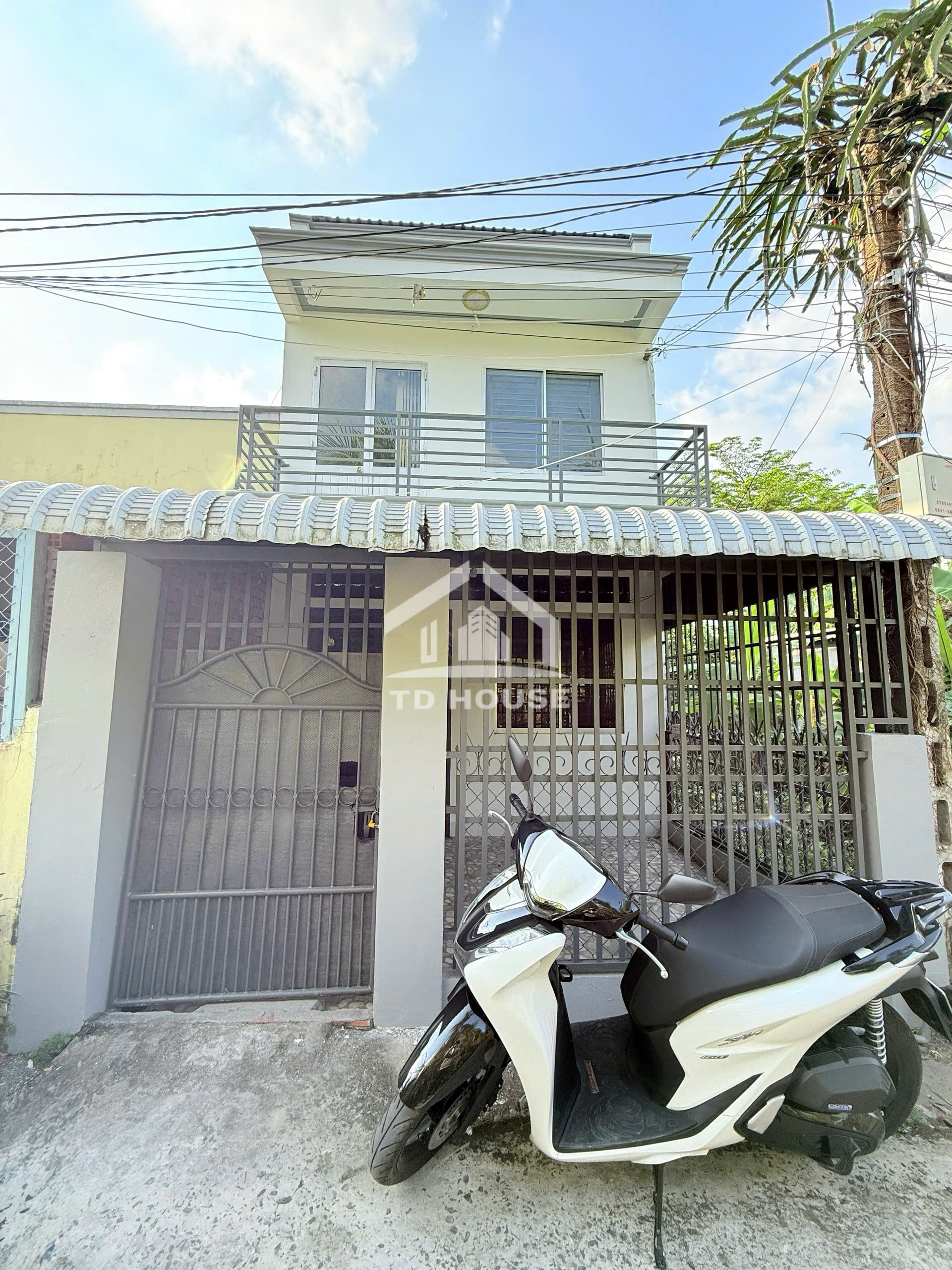 Cho thuê nhà lầu mới 3 phòng ngủ hẻm Phạm Ngọc Hưng – Võ Văn Kiệt, giá 4 triệu/tháng