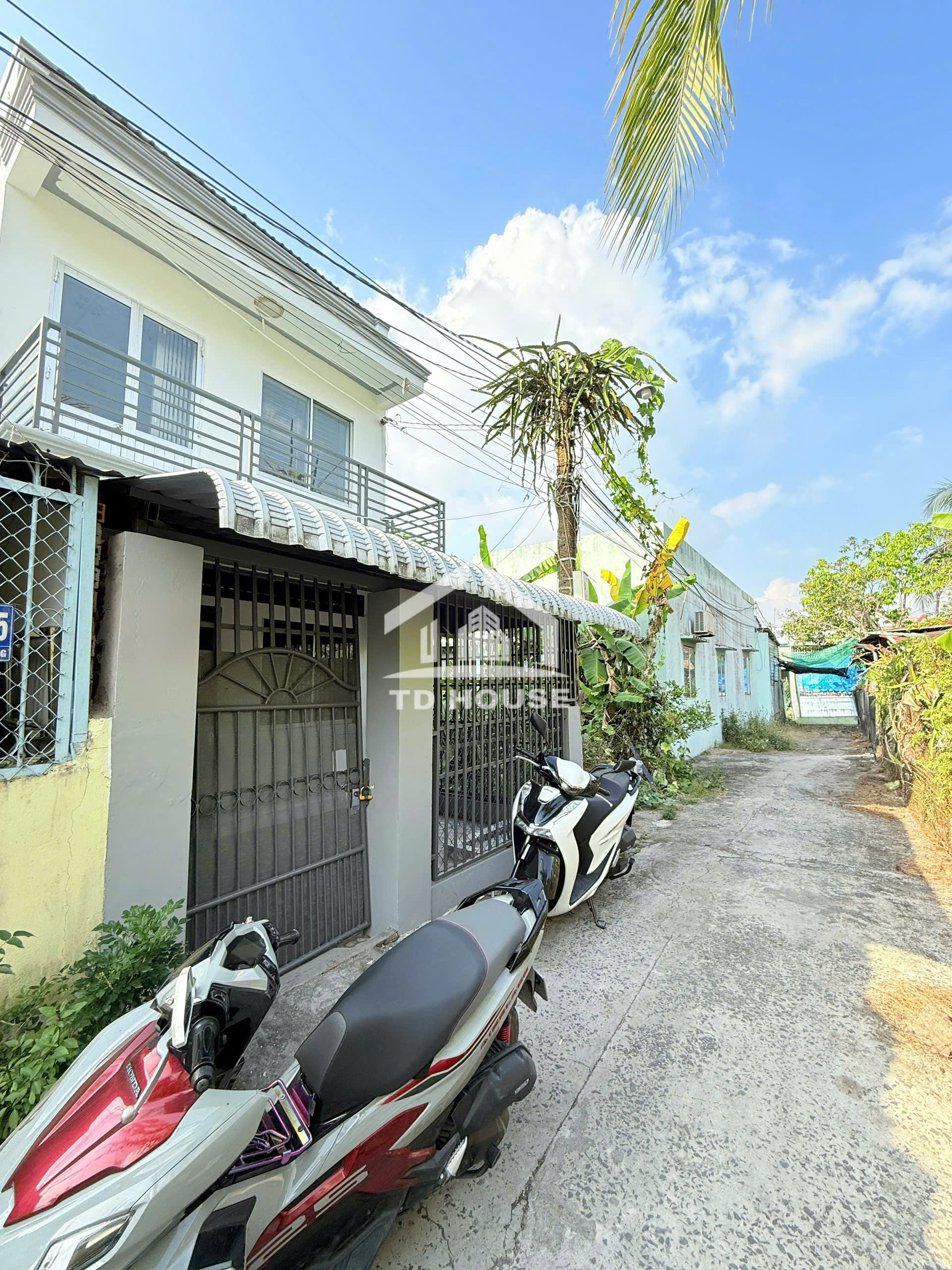 Cho thuê nhà lầu mới 3 phòng ngủ hẻm Phạm Ngọc Hưng – Võ Văn Kiệt, giá 4 triệu/tháng