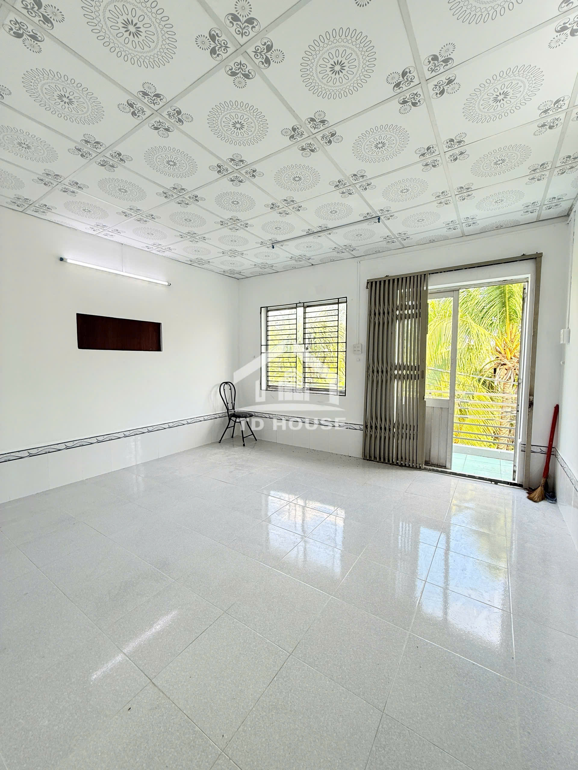 Cho thuê nhà lầu mới 3 phòng ngủ hẻm Phạm Ngọc Hưng – Võ Văn Kiệt, giá 4 triệu/tháng