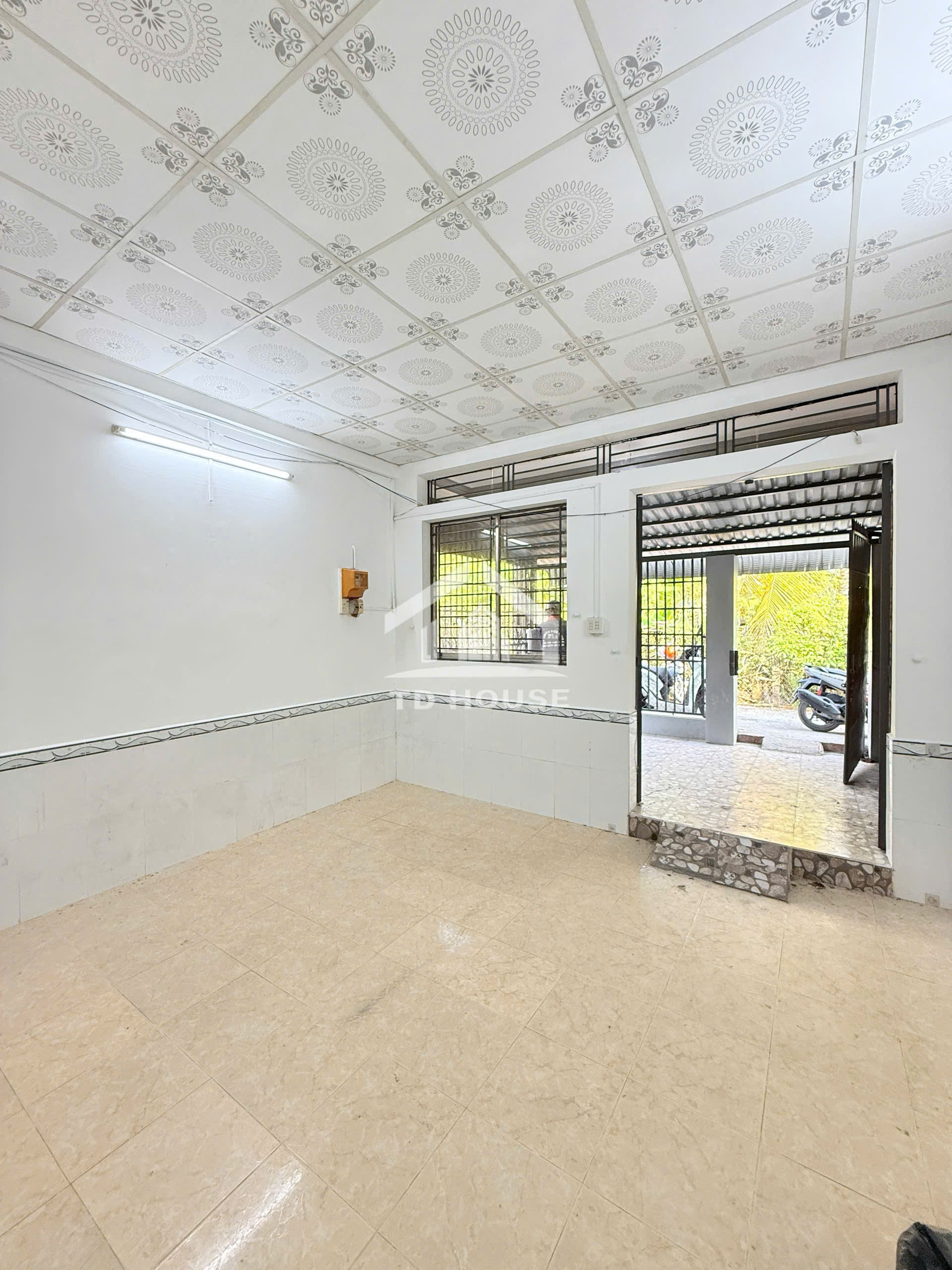 Cho thuê nhà lầu mới 3 phòng ngủ hẻm Phạm Ngọc Hưng – Võ Văn Kiệt, giá 4 triệu/tháng