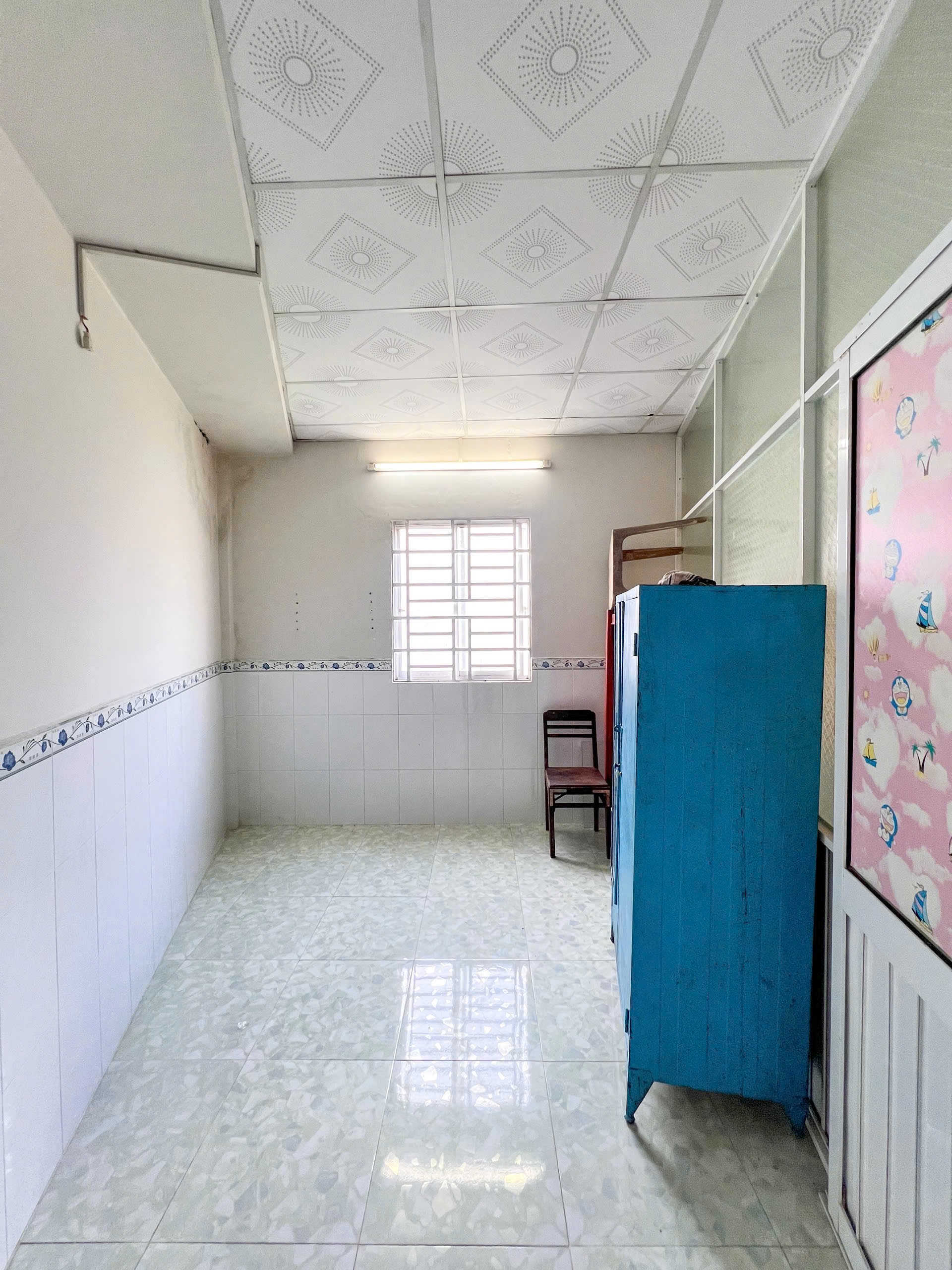 Bán nhà trệt lầu trục chính hẻm 142 Trần Quang Diệu