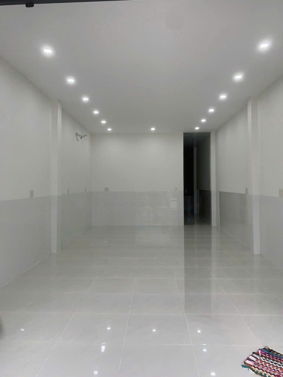 Cho thuê nhà trệt lầu diện tích rộng thuận tiện ở và kinh doanh