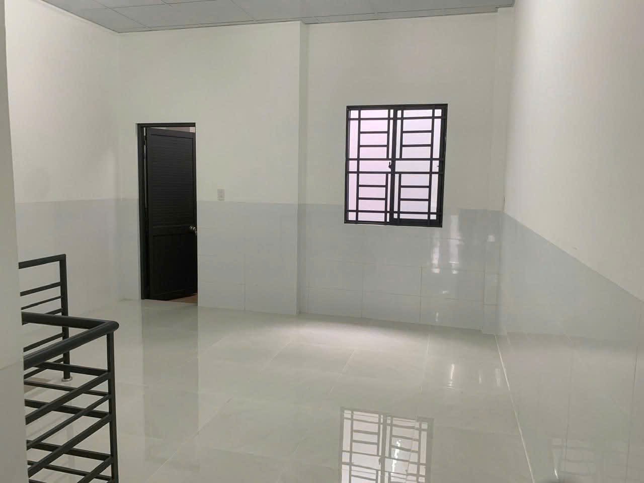 Cho thuê nhà trệt lầu diện tích rộng thuận tiện ở và kinh doanh