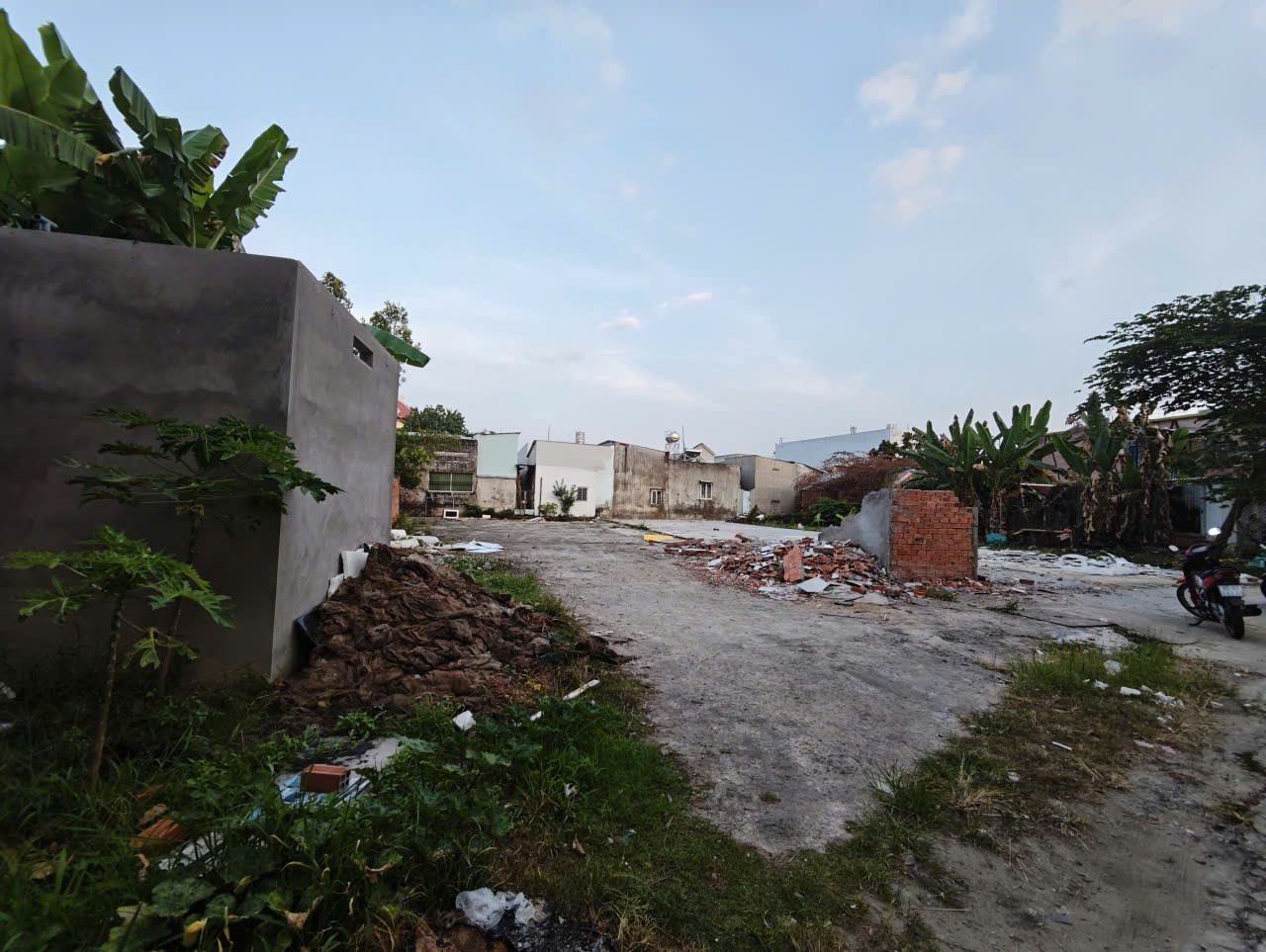 Cho thuê mặt bằng rộng 1000m2 Kdc Hồng Phát