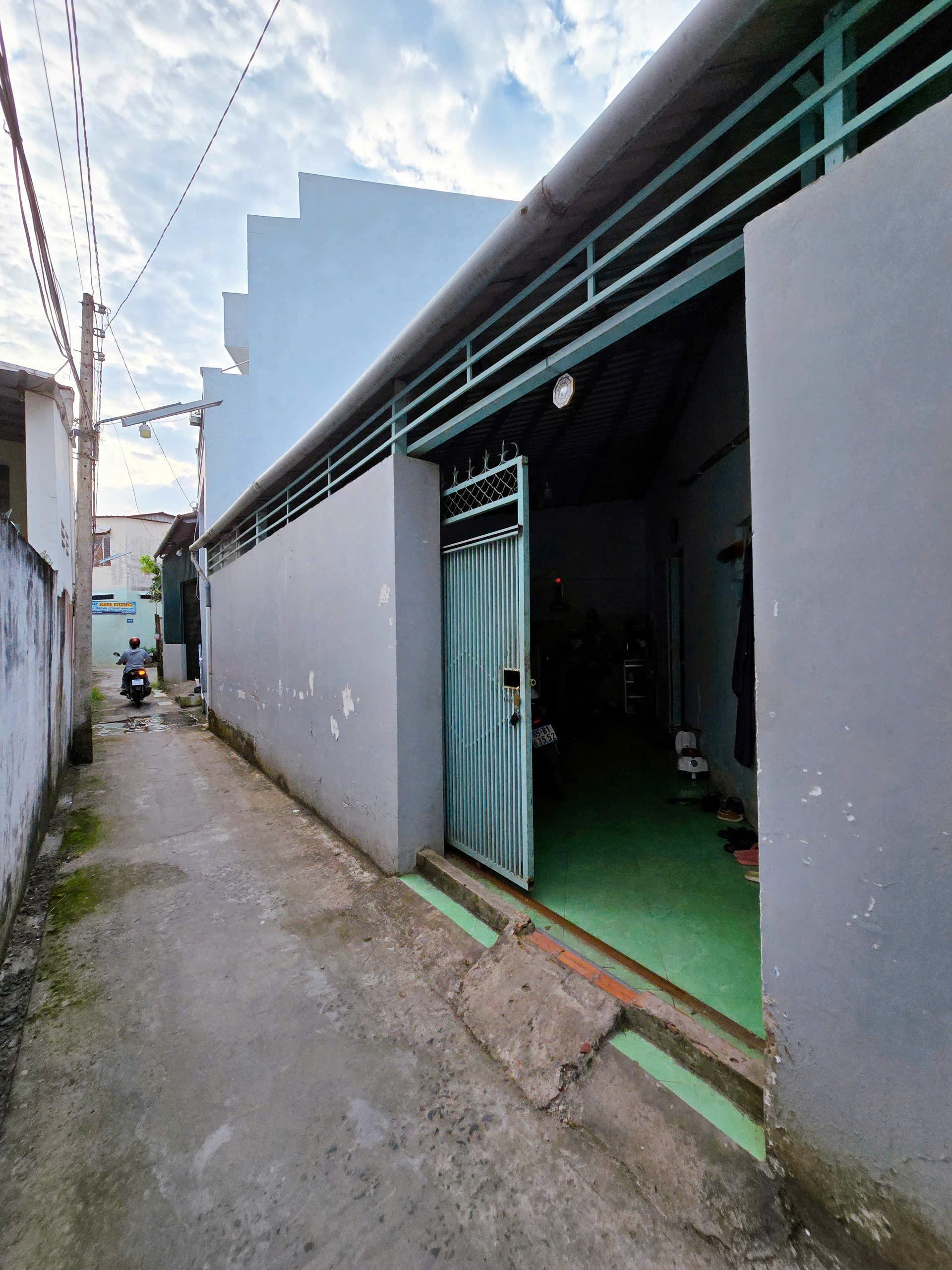 Bán nhà diện tích rộng đầu hẻm 90 Nguyễn Thông