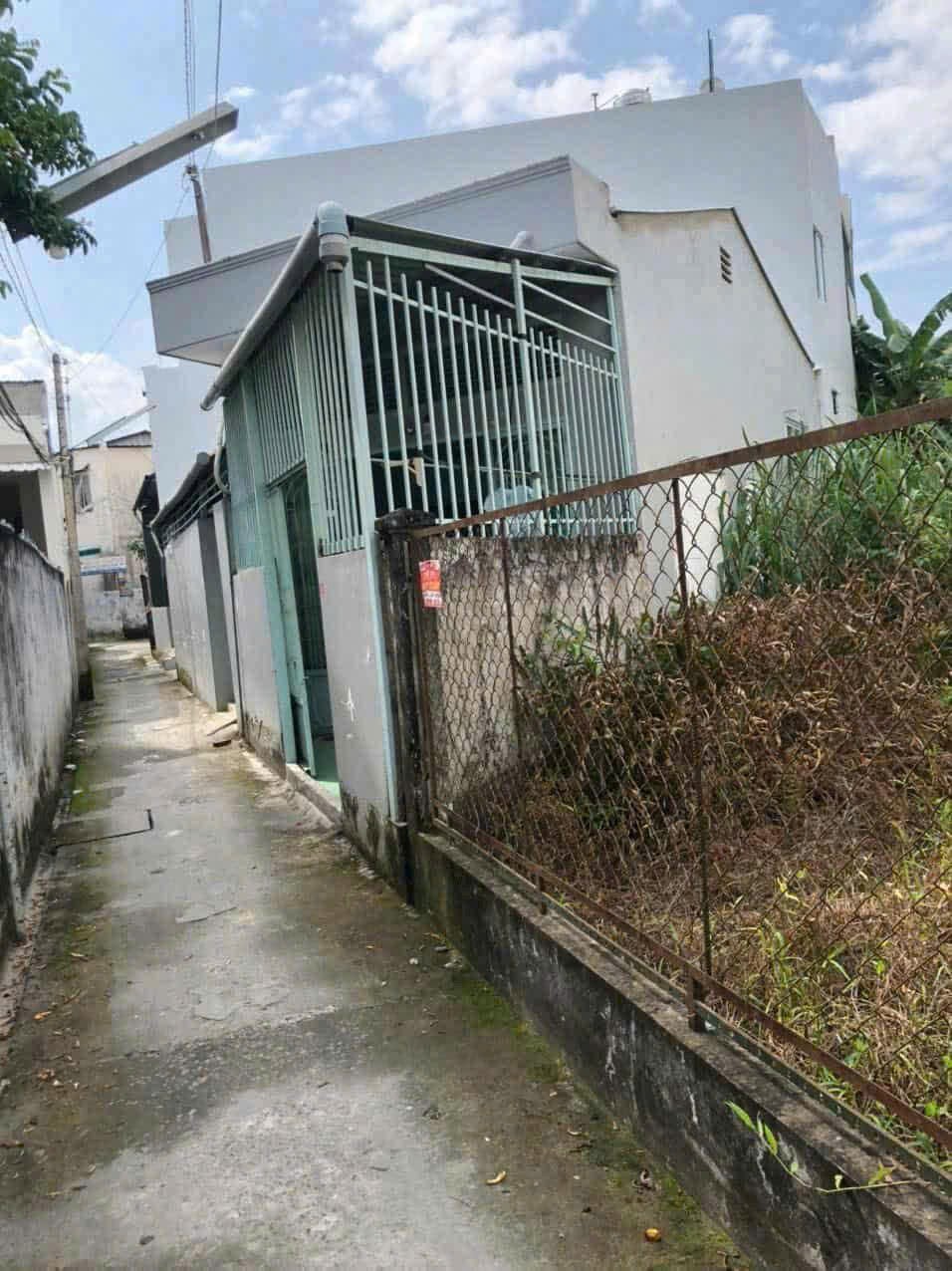 Bán nhà diện tích rộng đầu hẻm 90 Nguyễn Thông