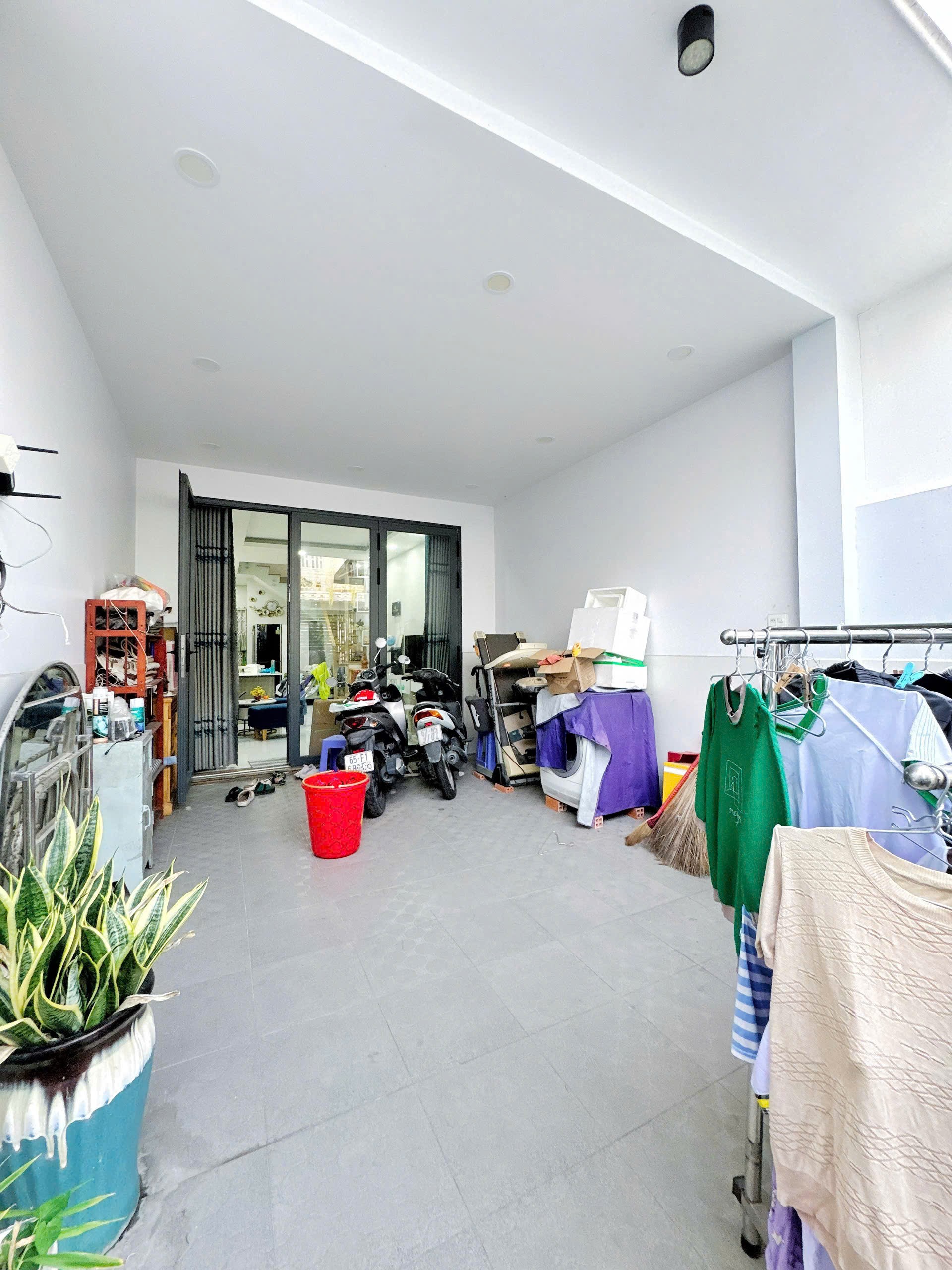 Bán nhà trệt lầu mới đẹp đường số 3 khu tiểu dự án Nhi Đồng