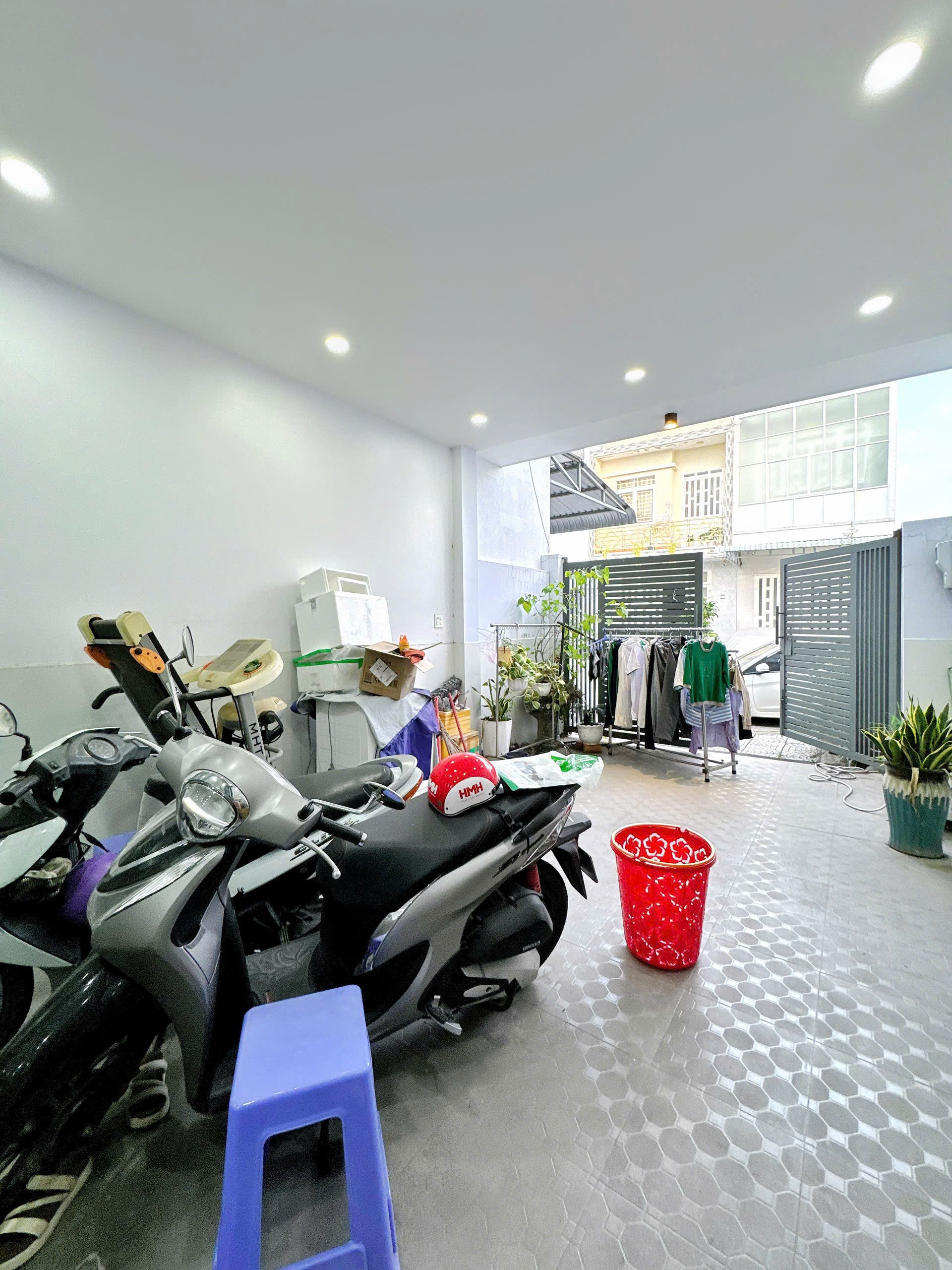 Bán nhà trệt lầu mới đẹp đường số 3 khu tiểu dự án Nhi Đồng