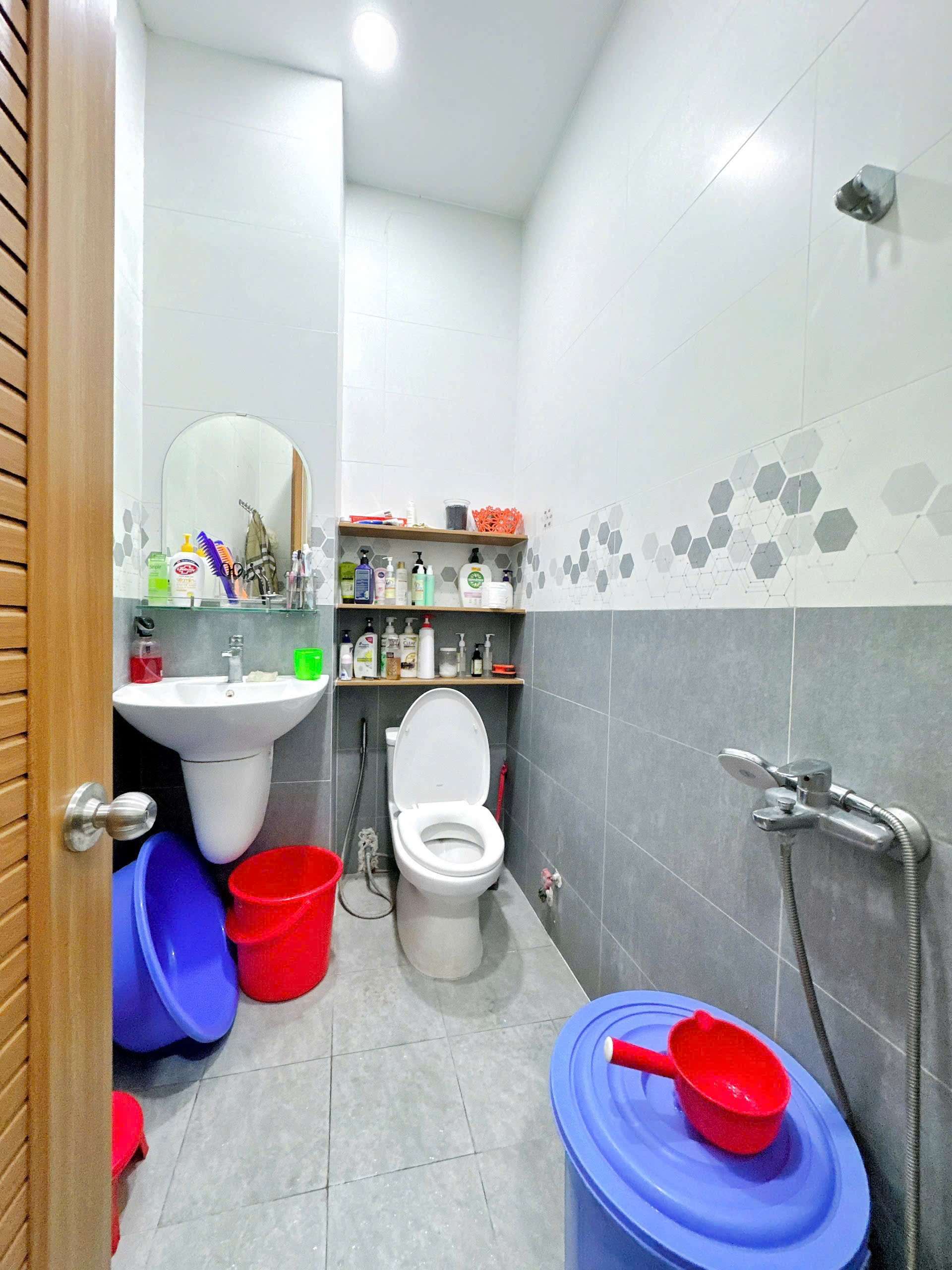 Bán nhà trệt lầu mới đẹp đường số 3 khu tiểu dự án Nhi Đồng