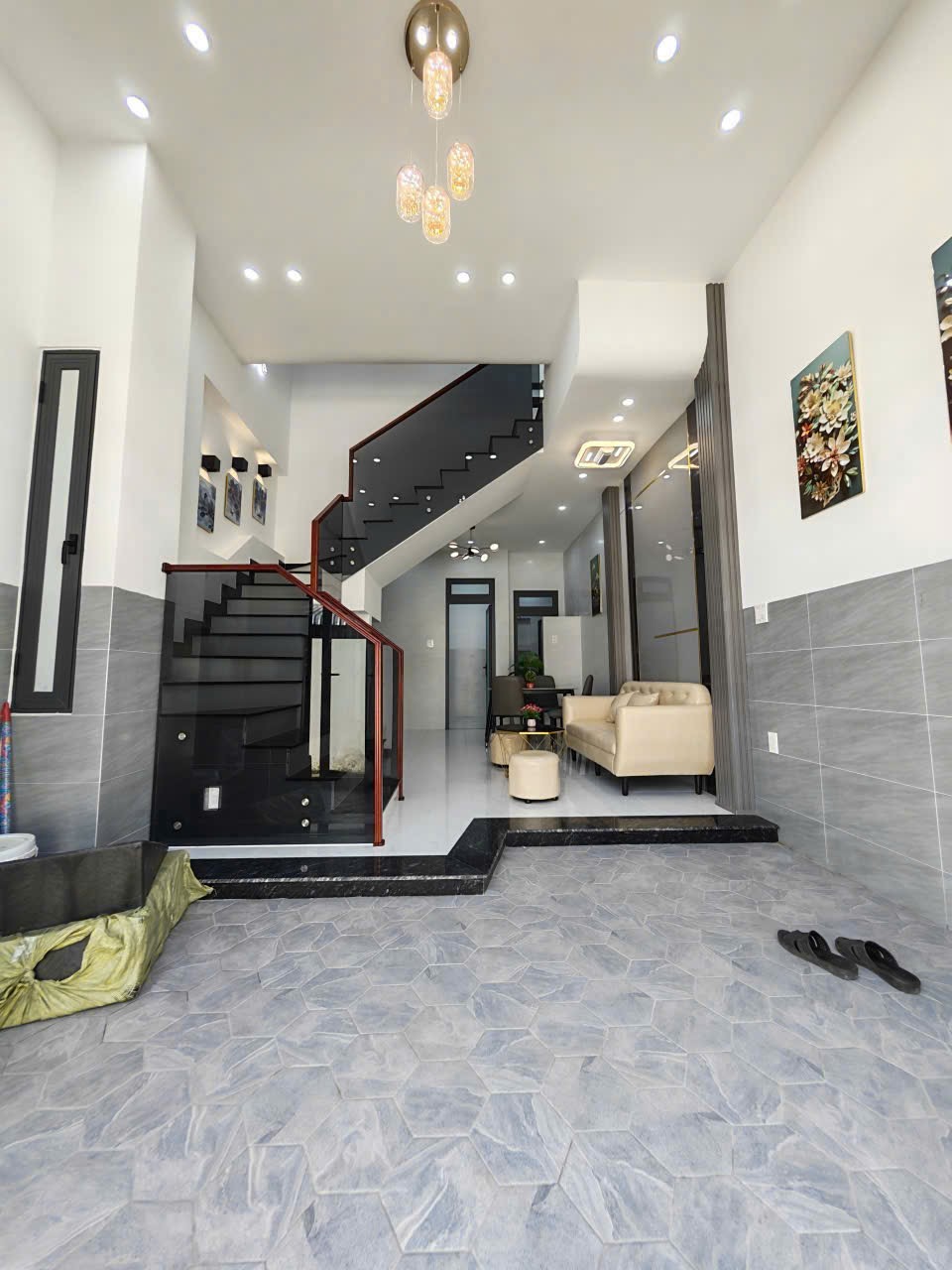 Bán nhà lệch tầng mới xây mới 100% hẻm 48 Huỳnh Phan Hộ