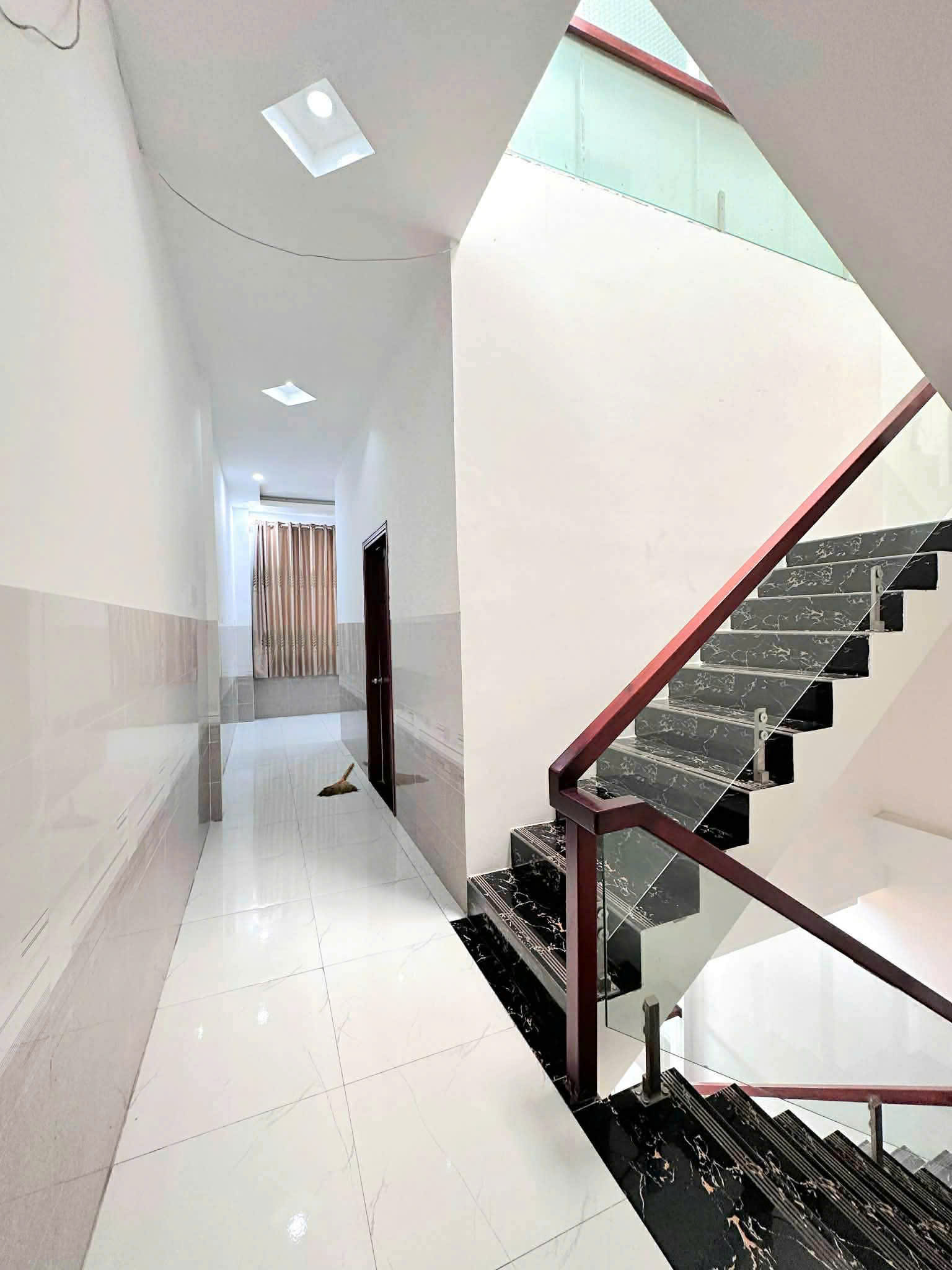 Cho thuê nhà 2 lầu kdc Hồng Loan 5c, Cái Răng Cần Thơ