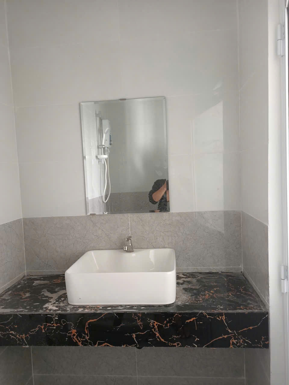 Cho thuê Minihouse kdc Hồng Phát đầy đủ tiện ích full nội thất