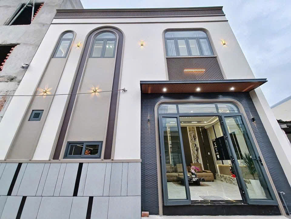 Bán nhà trệt lầu mới xây full nội thất trục chính hẻm 218 Nguyễn Thông