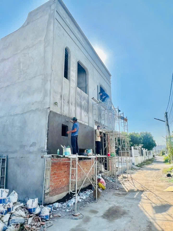 Bán nhà trệt lầu mới xây full nội thất trục chính hẻm 218 Nguyễn Thông