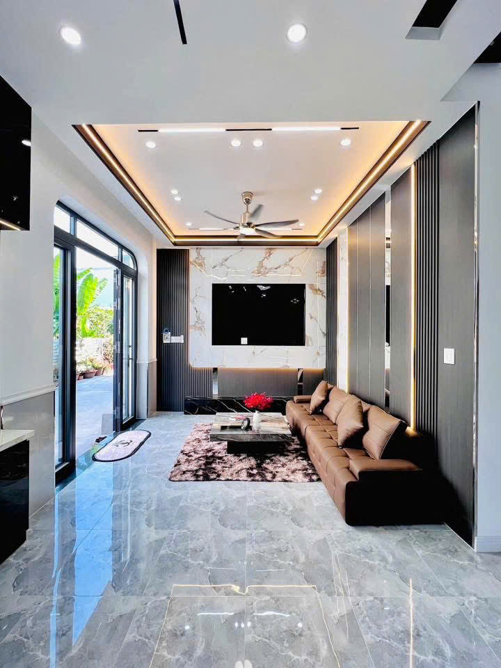 Bán nhà trệt lầu mới xây full nội thất trục chính hẻm 218 Nguyễn Thông