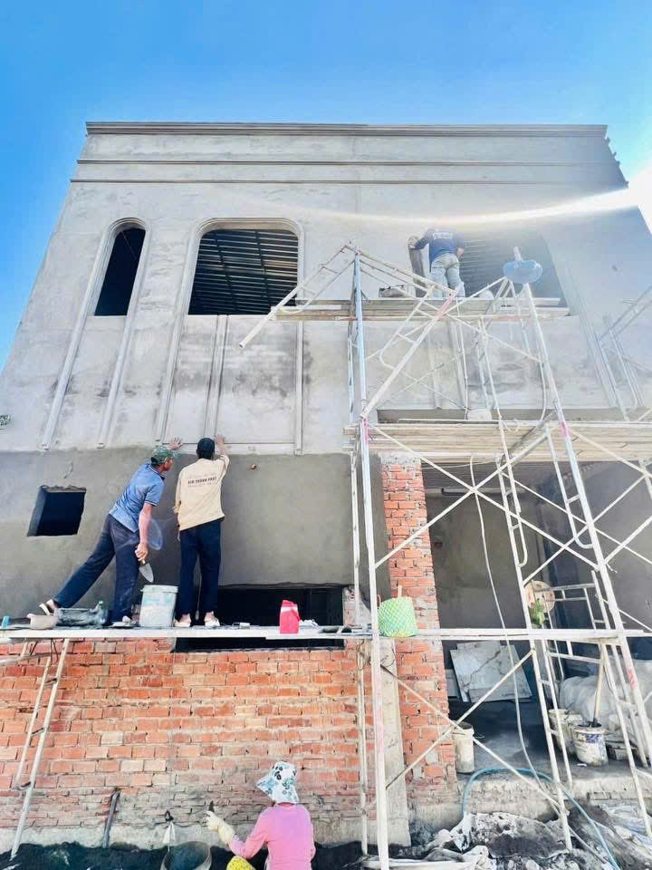 Bán nhà trệt lầu mới xây full nội thất trục chính hẻm 218 Nguyễn Thông