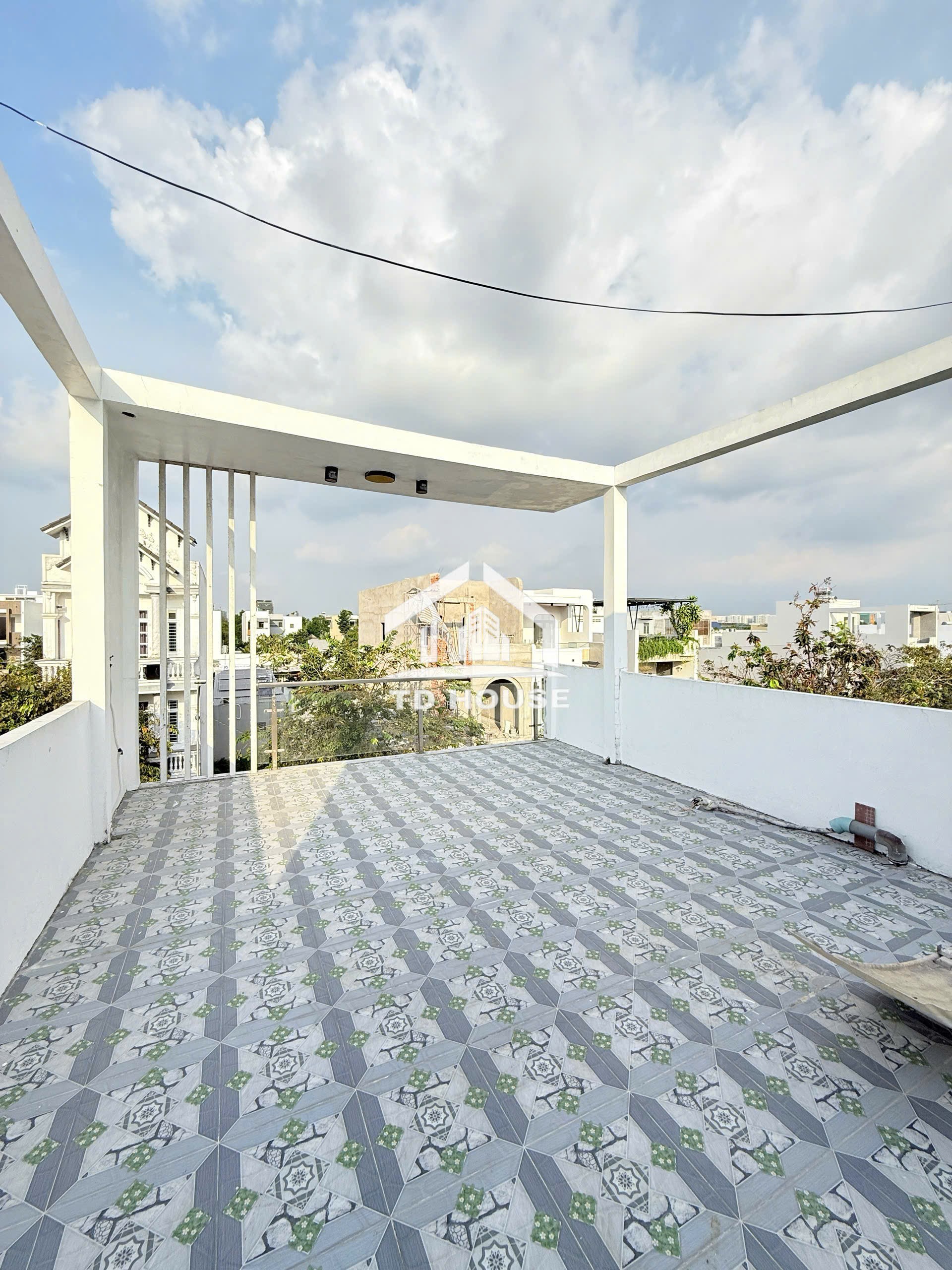 Cho thuê nhà trệt 2 lầu Kdc Hồng Loan 4 phòng ngủ