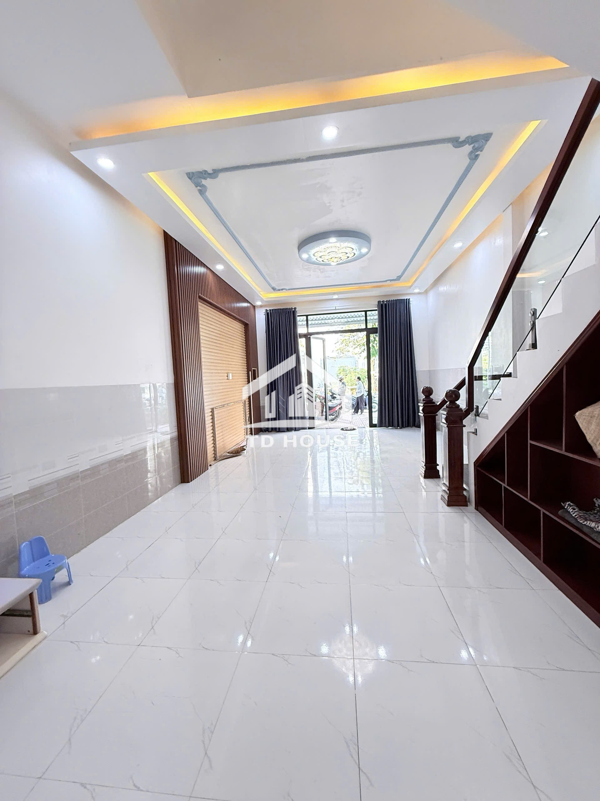 Cho thuê nhà trệt 2 lầu Kdc Hồng Loan 4 phòng ngủ