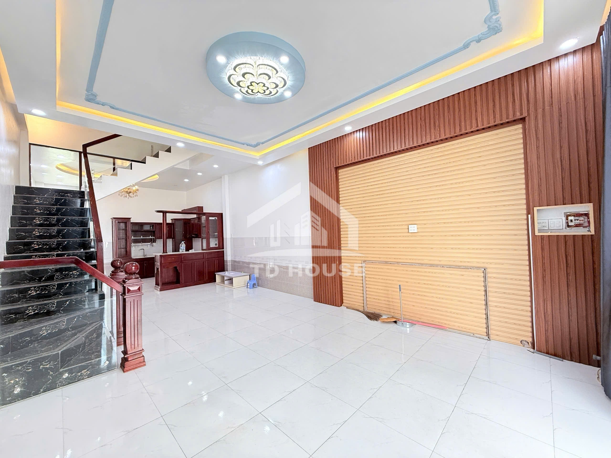 Cho thuê nhà trệt 2 lầu Kdc Hồng Loan 4 phòng ngủ