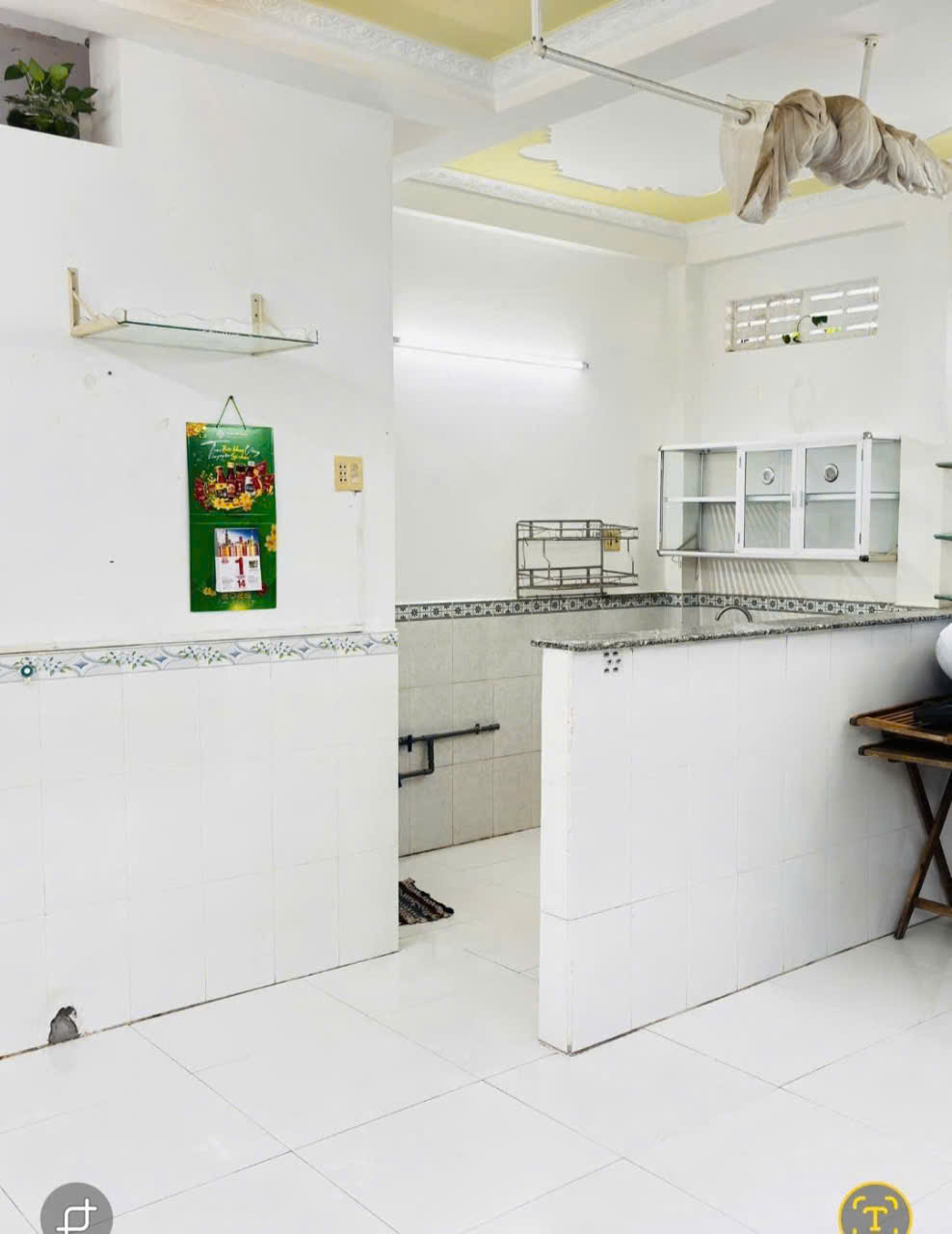 Cho thuê nhà 4 triêụ 2 phòng ngủ gần siêu thị Vincom Hùng Vương