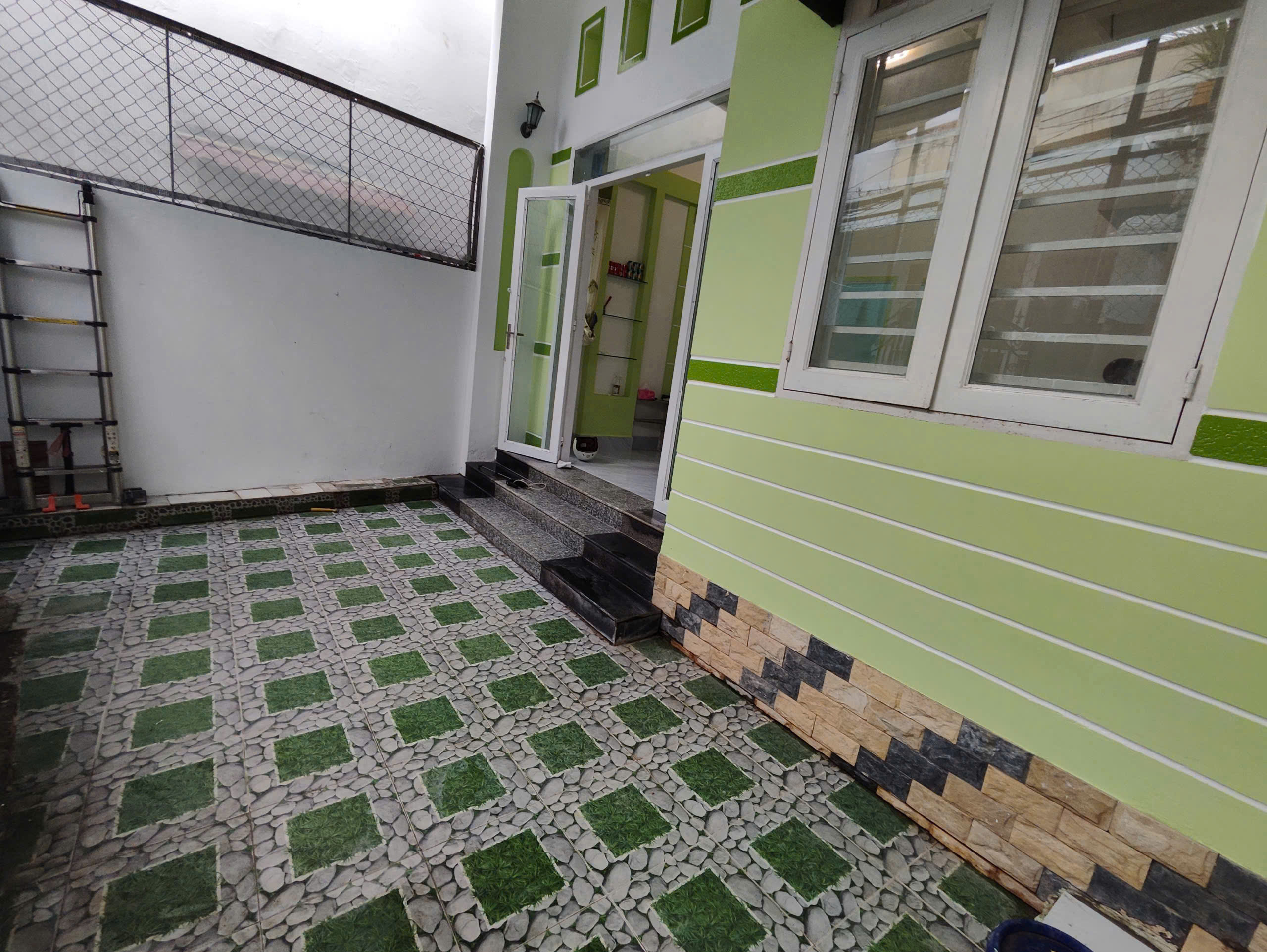 Cho thuê nhà hẻm Phạm Ngũ Lão - Gần chợ Trần Việt Châu