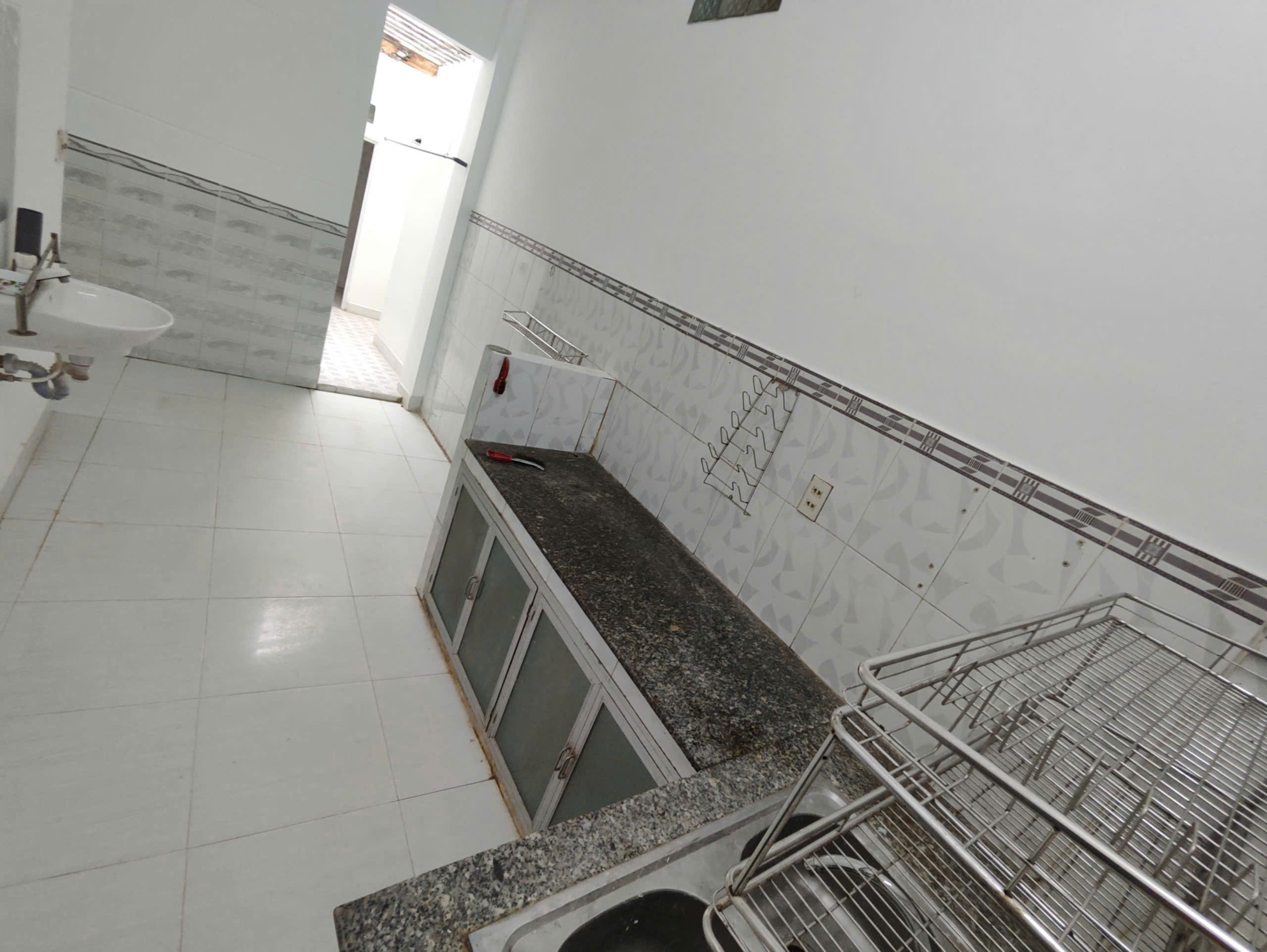 Cho thuê nhà hẻm Phạm Ngũ Lão - Gần chợ Trần Việt Châu