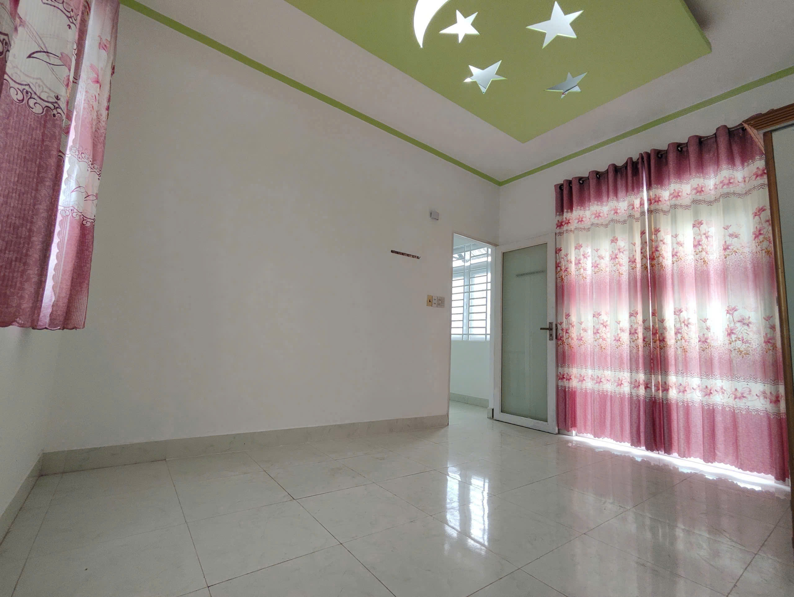 Cho thuê nhà hẻm Phạm Ngũ Lão - Gần chợ Trần Việt Châu