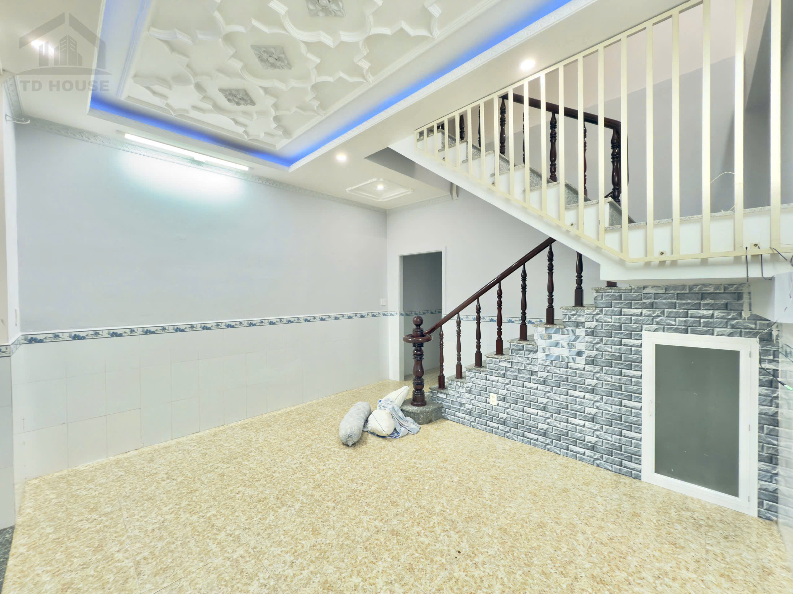 Cho thuê nhà hẻm cách cầu Bà Bộ đường Võ Văn Kiệt khoản 100m