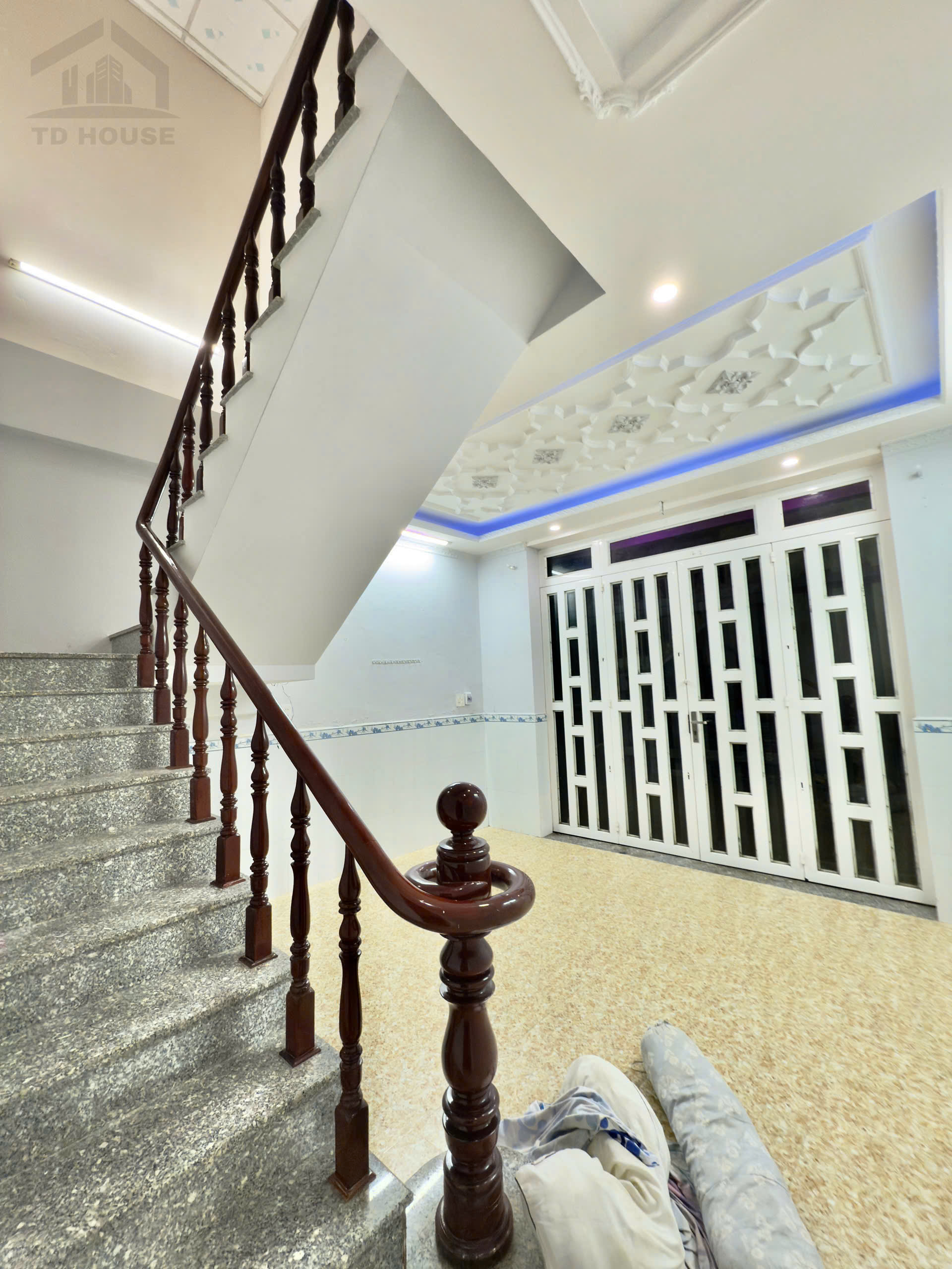 Cho thuê nhà hẻm cách cầu Bà Bộ đường Võ Văn Kiệt khoản 100m