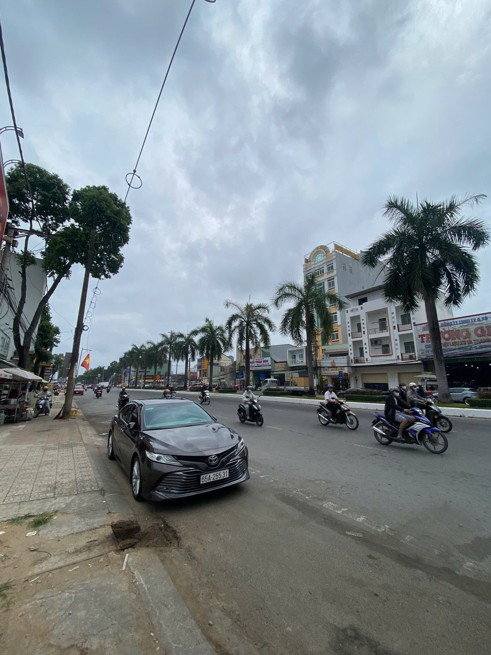 Bán Nền Mặt Tiền Đường 3 Tháng 2 Gần Ngã Tư Nguyễn Văn Linh Mặt Tiền Ngang 10m