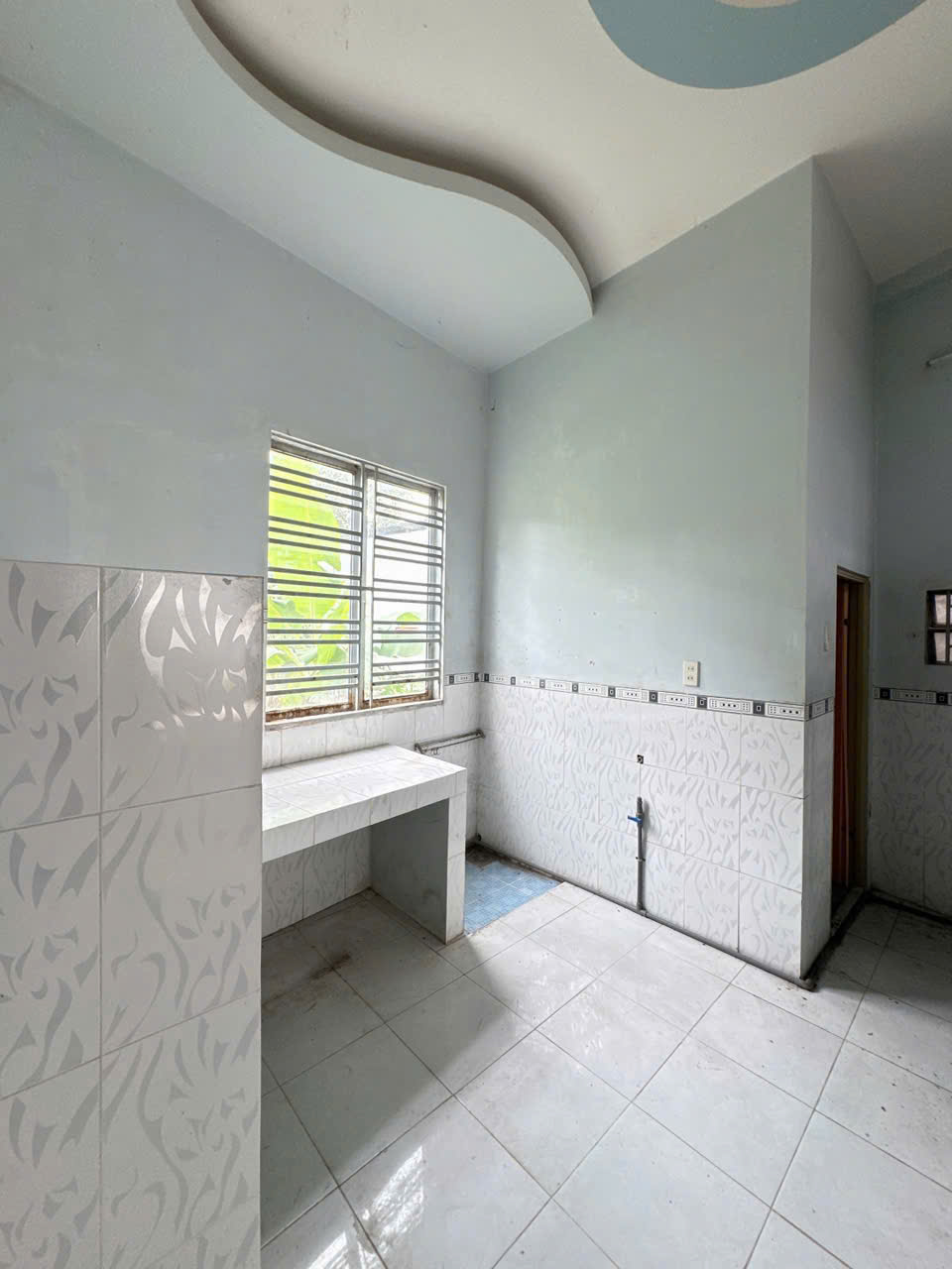 Nhà bán trệt lầu gần chợ bà bộ và đại học y dược cách tầm 700m