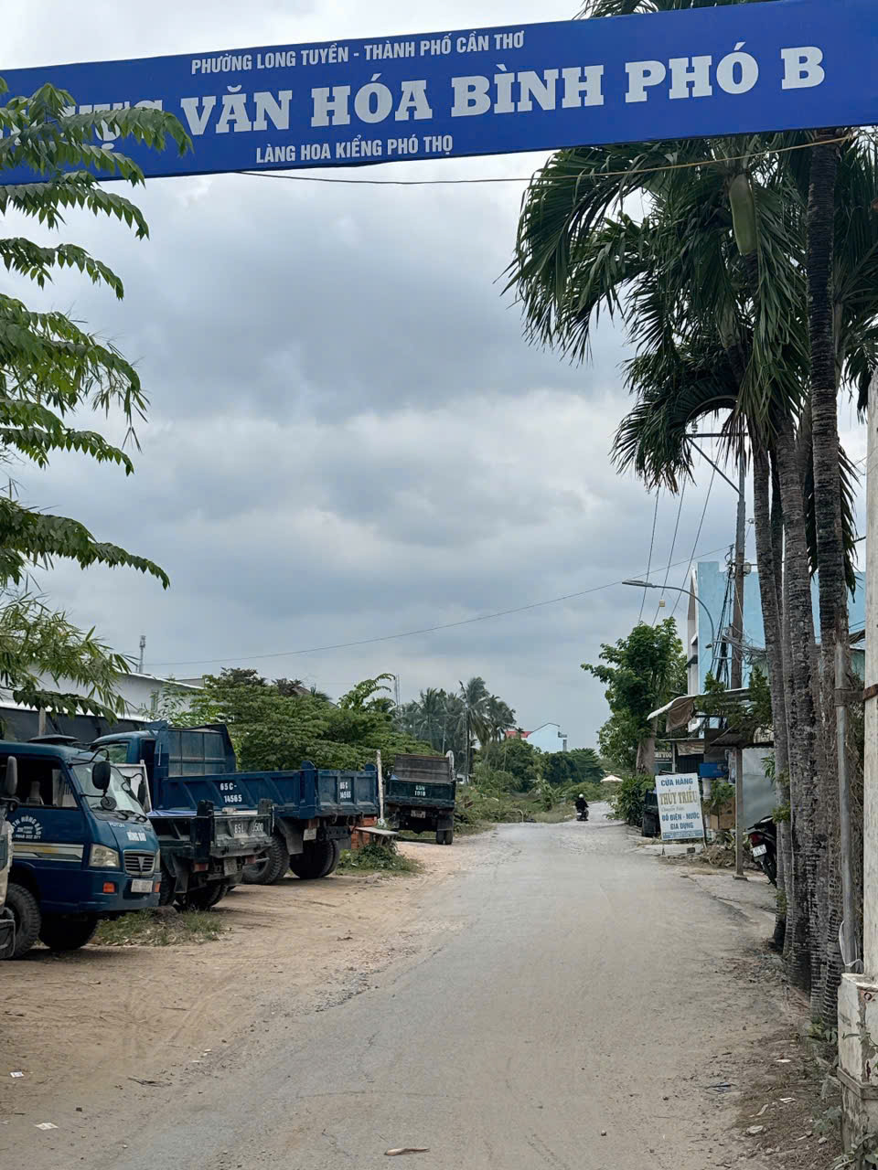 Nhà bán trệt lầu gần chợ bà bộ và đại học y dược cách tầm 700m