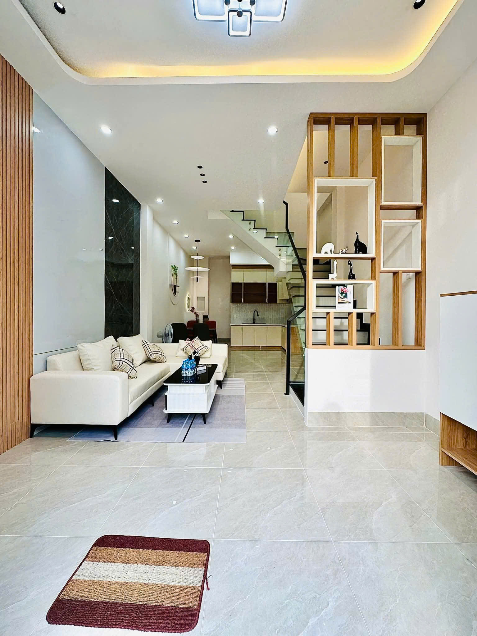 Bán Nhà trệt lầu trục chính hẻm 122 Nguyễn Thông mới xây full nội thất