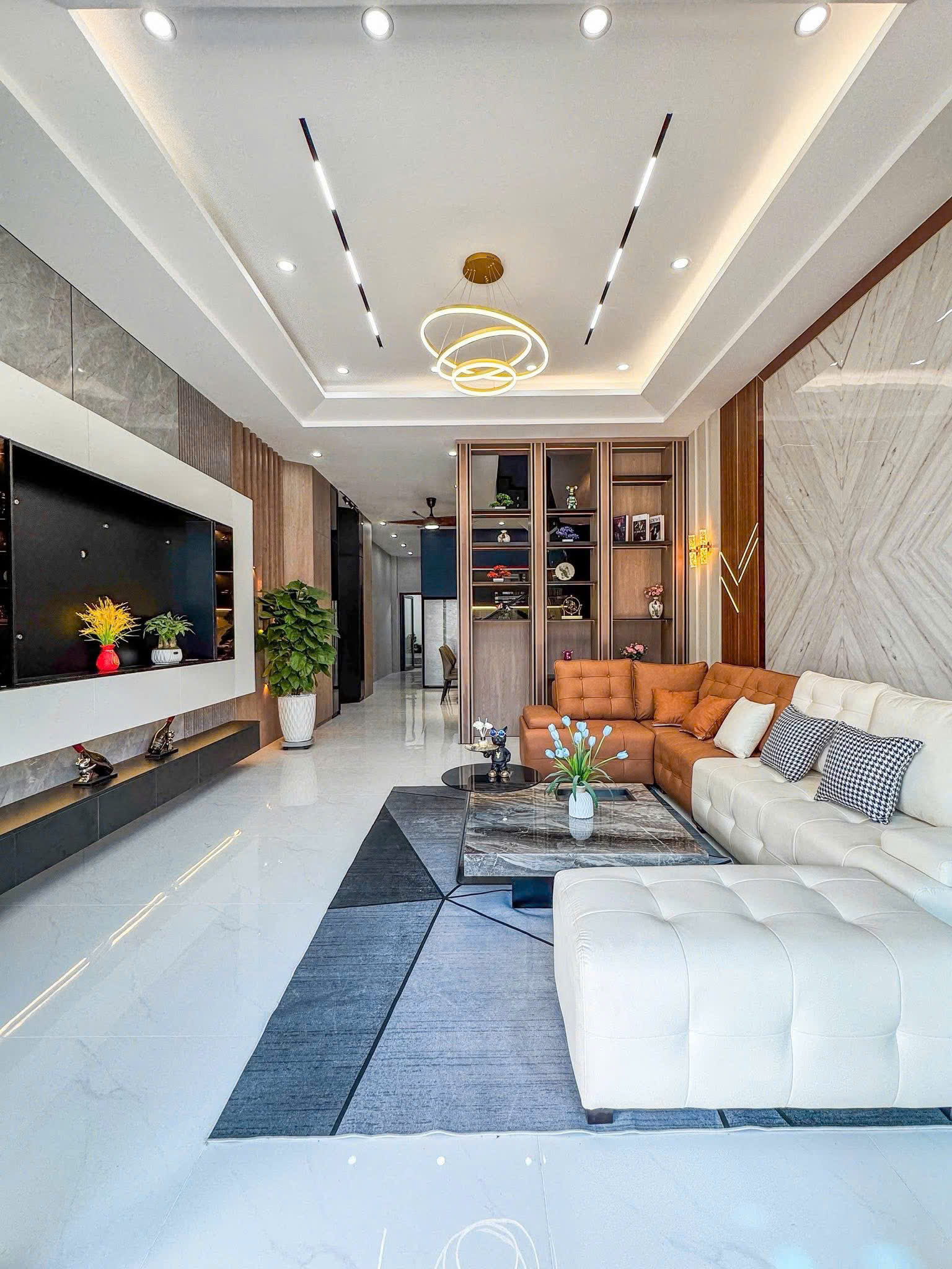 BÁN NHÀ 1TRỆT 2LẦU MỚI HOÀN THIỆN FULL NỘI THẤT CAO CẤP ĐƯỜNG D4 KDC HỒNG LOAN