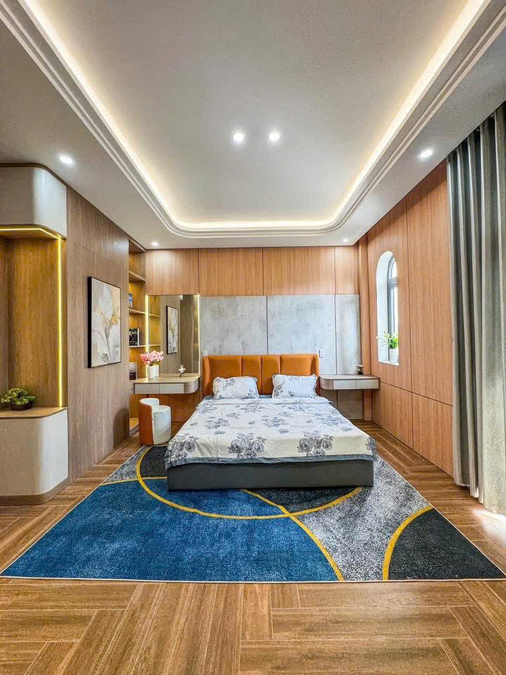 BÁN NHÀ 1TRỆT 2LẦU MỚI HOÀN THIỆN FULL NỘI THẤT CAO CẤP ĐƯỜNG D4 KDC HỒNG LOAN