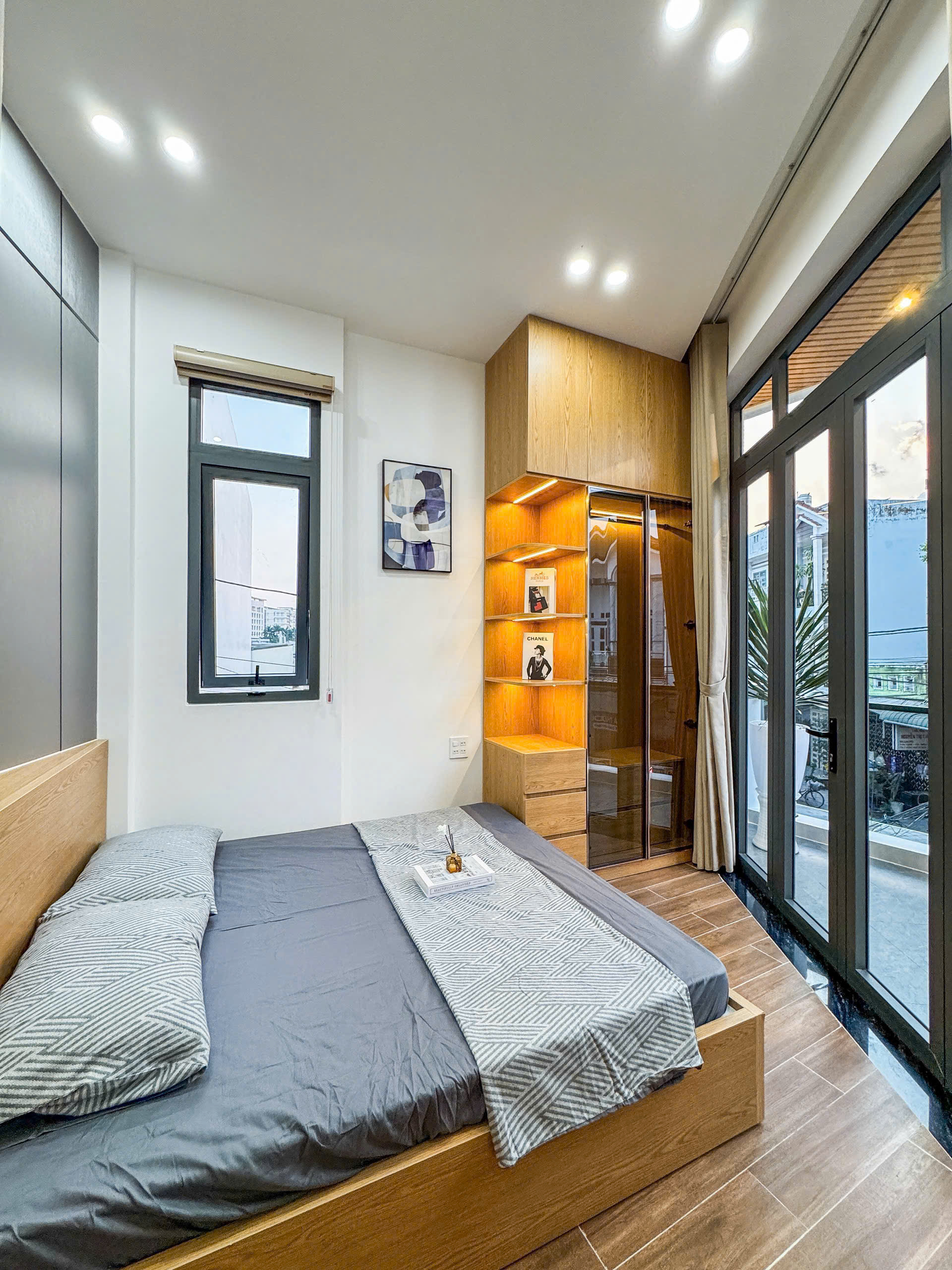 NHÀ 2 LẦU SÂN THƯỢNG GÓC 2 MẶT TIỀN ĐƯỜNG NGUYỄN MINH QUANG & HẺM 2  KHU DÂN CƯ THỚI NHỰT 1