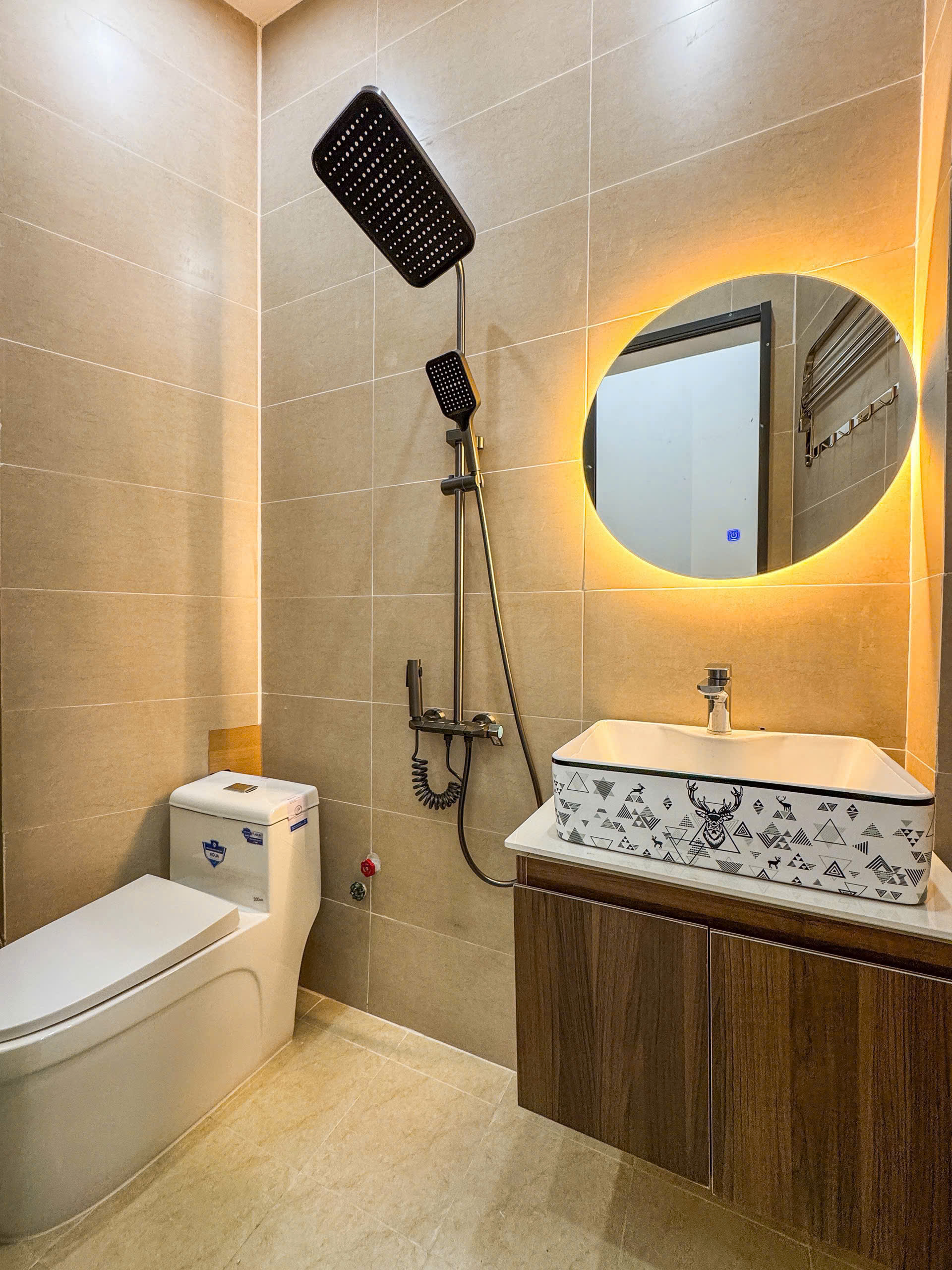 NHÀ 2 LẦU SÂN THƯỢNG GÓC 2 MẶT TIỀN ĐƯỜNG NGUYỄN MINH QUANG & HẺM 2  KHU DÂN CƯ THỚI NHỰT 1