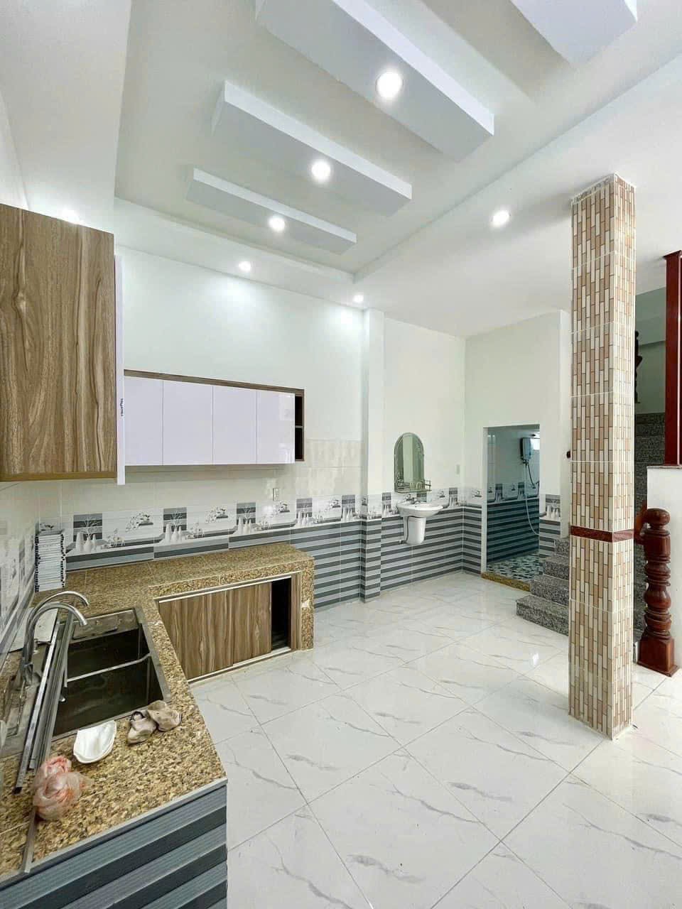 Cho thuê nhà trệt lầu hẻm 506 cách mạng tháng 8 Cần Thơ