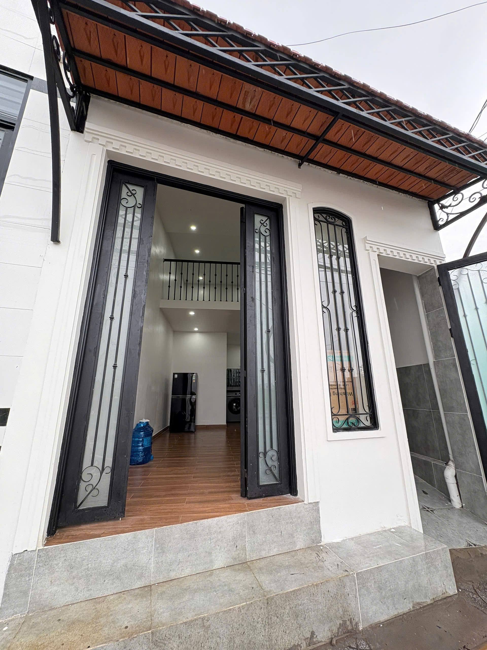 Minihouse mặt tiền đường Hoàng Quốc Việt