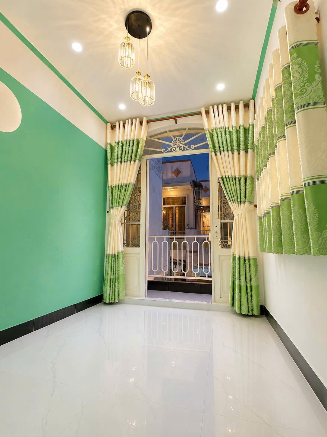 Bán nhà trệt lầu mới đẹp gần chợ Cái Răng