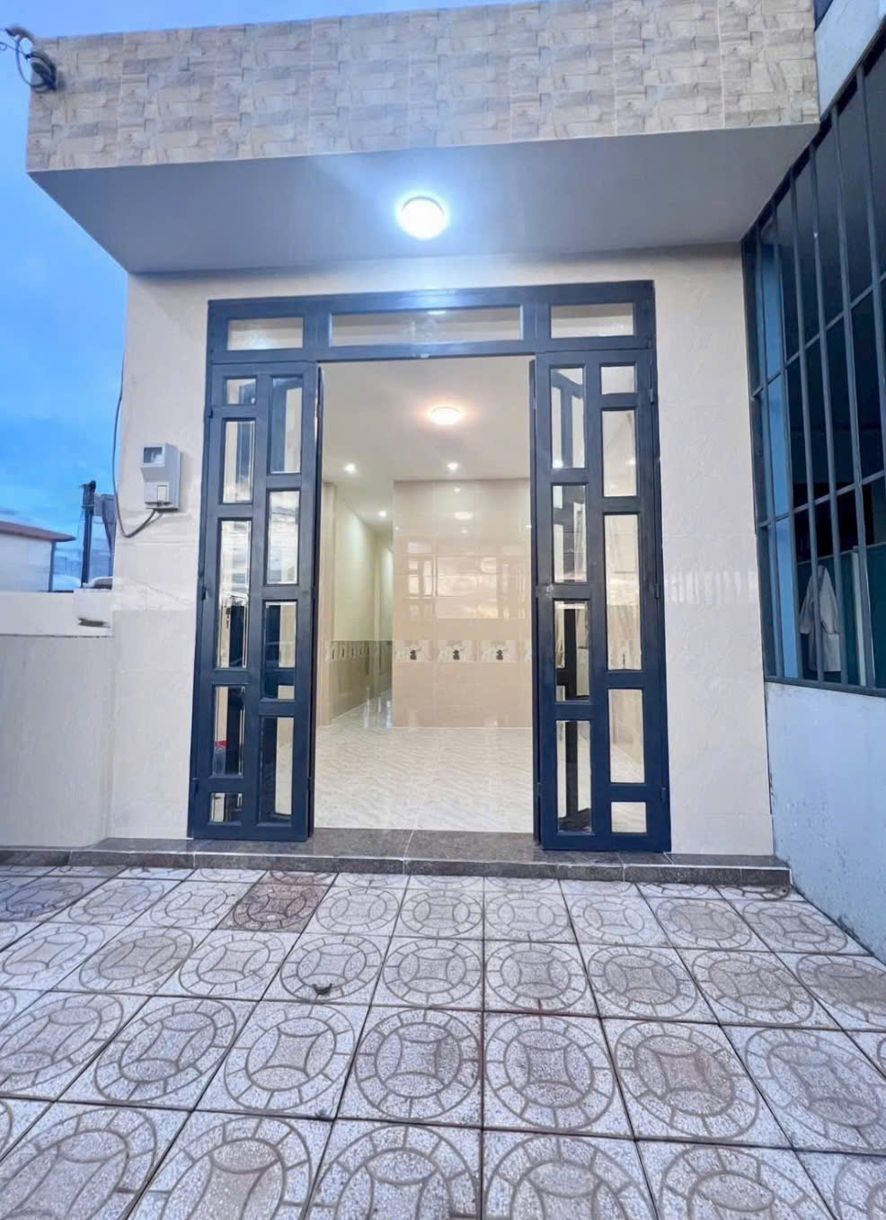 Cho thuê nhà có máy lạnh 2 phòng ngủ kdc Công ty 8