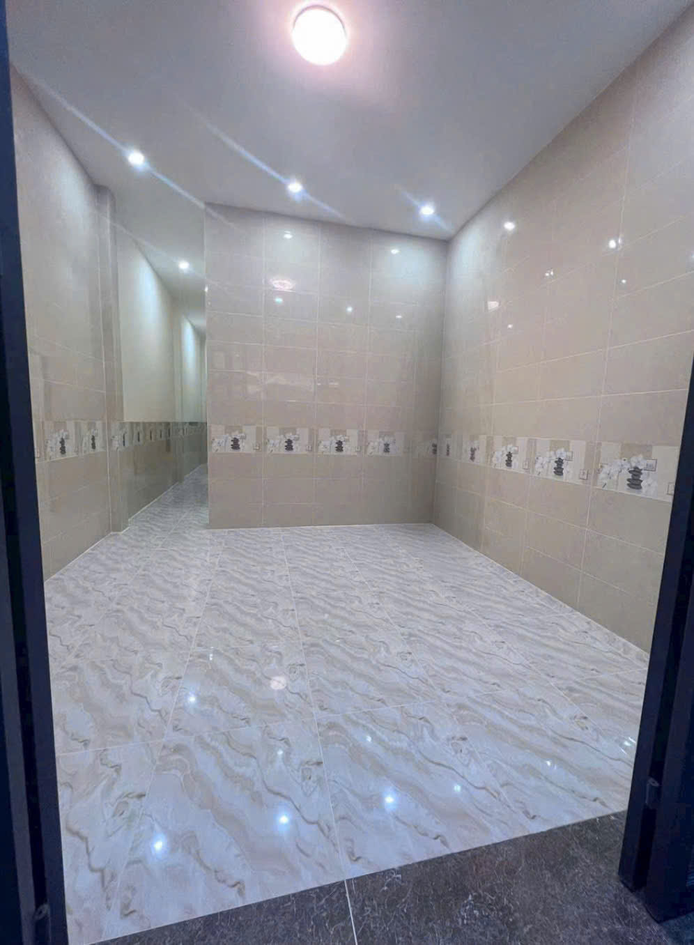 Cho thuê nhà có máy lạnh 2 phòng ngủ kdc Công ty 8