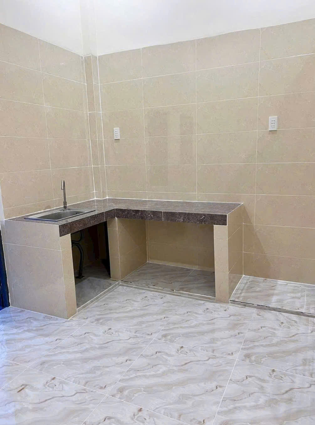 Cho thuê nhà có máy lạnh 2 phòng ngủ kdc Công ty 8