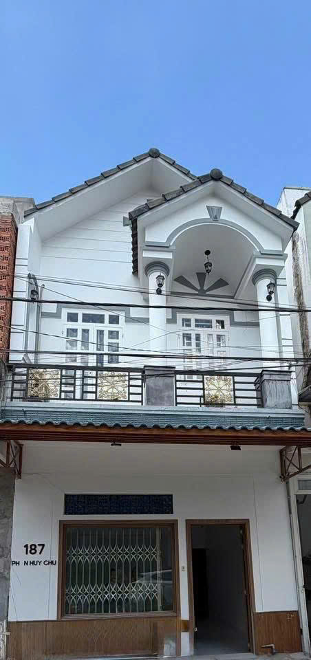 Cho thuê nhà trệt lầu 3 phòng ngủ đường Phan Huy Chú
