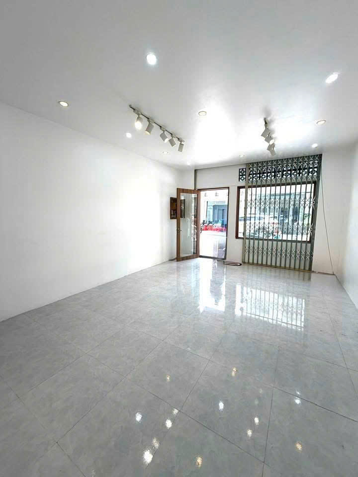 Cho thuê nhà trệt lầu 3 phòng ngủ đường Phan Huy Chú